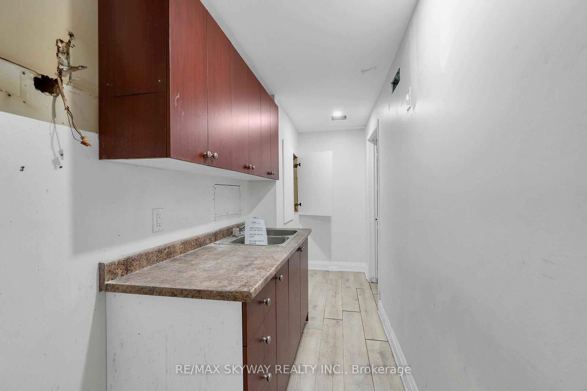 Photo 35 of 92 Charleswood Circle, Brampton, Fletcher's Meadow — HOMEH