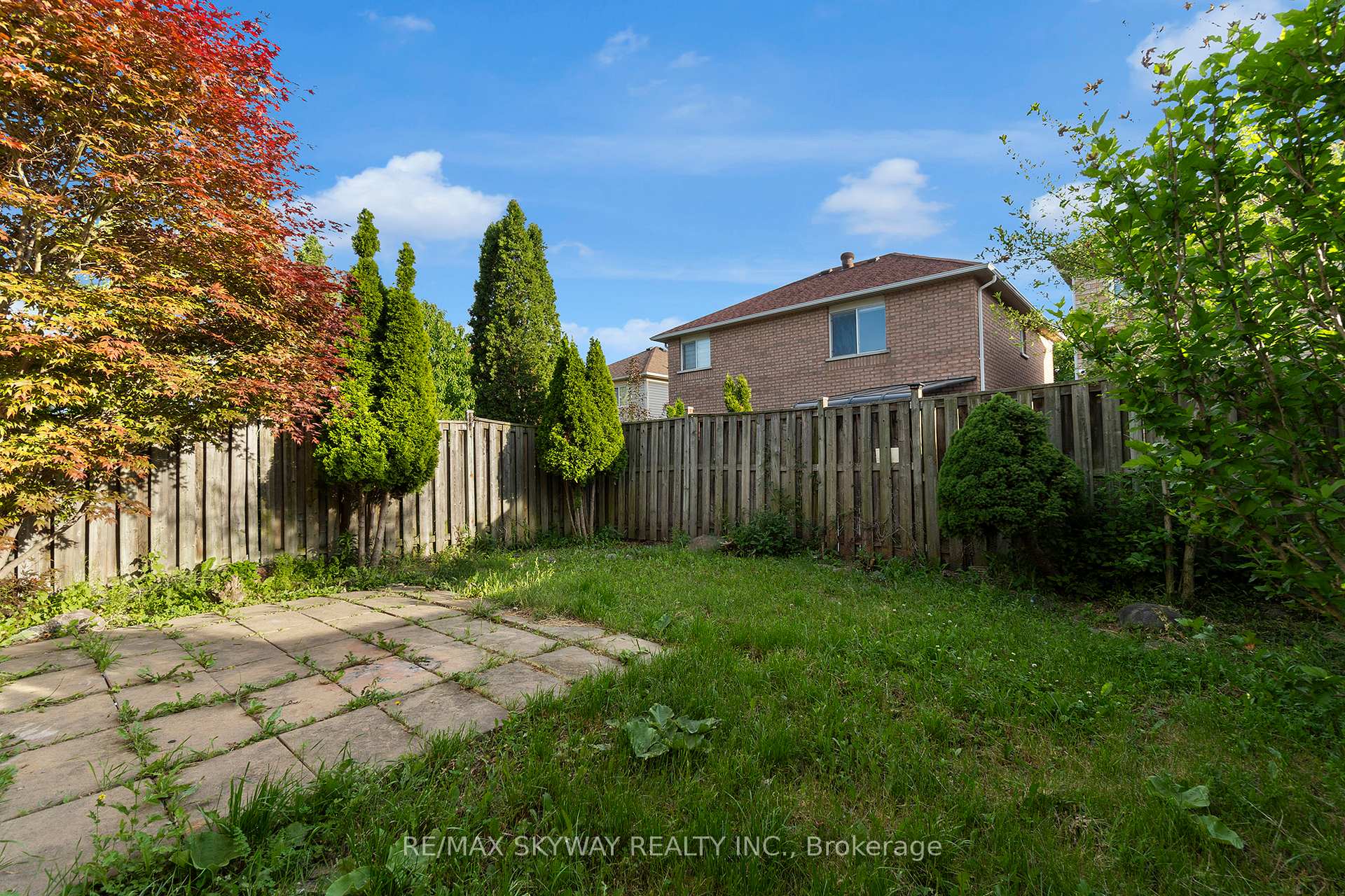 Photo 38 of 92 Charleswood Circle, Brampton, Fletcher's Meadow — HOMEH