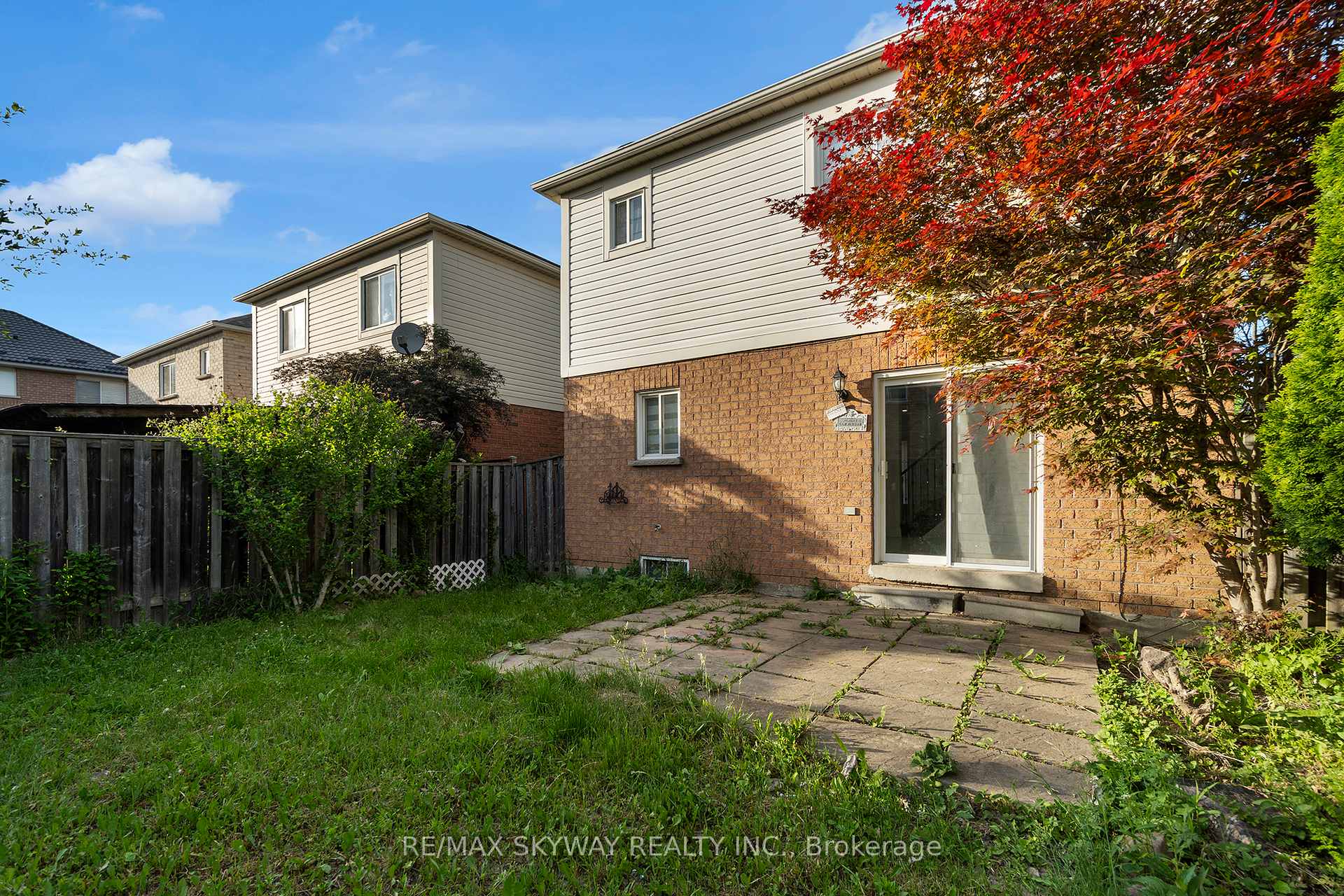 Photo 40 of 92 Charleswood Circle, Brampton, Fletcher's Meadow — HOMEH
