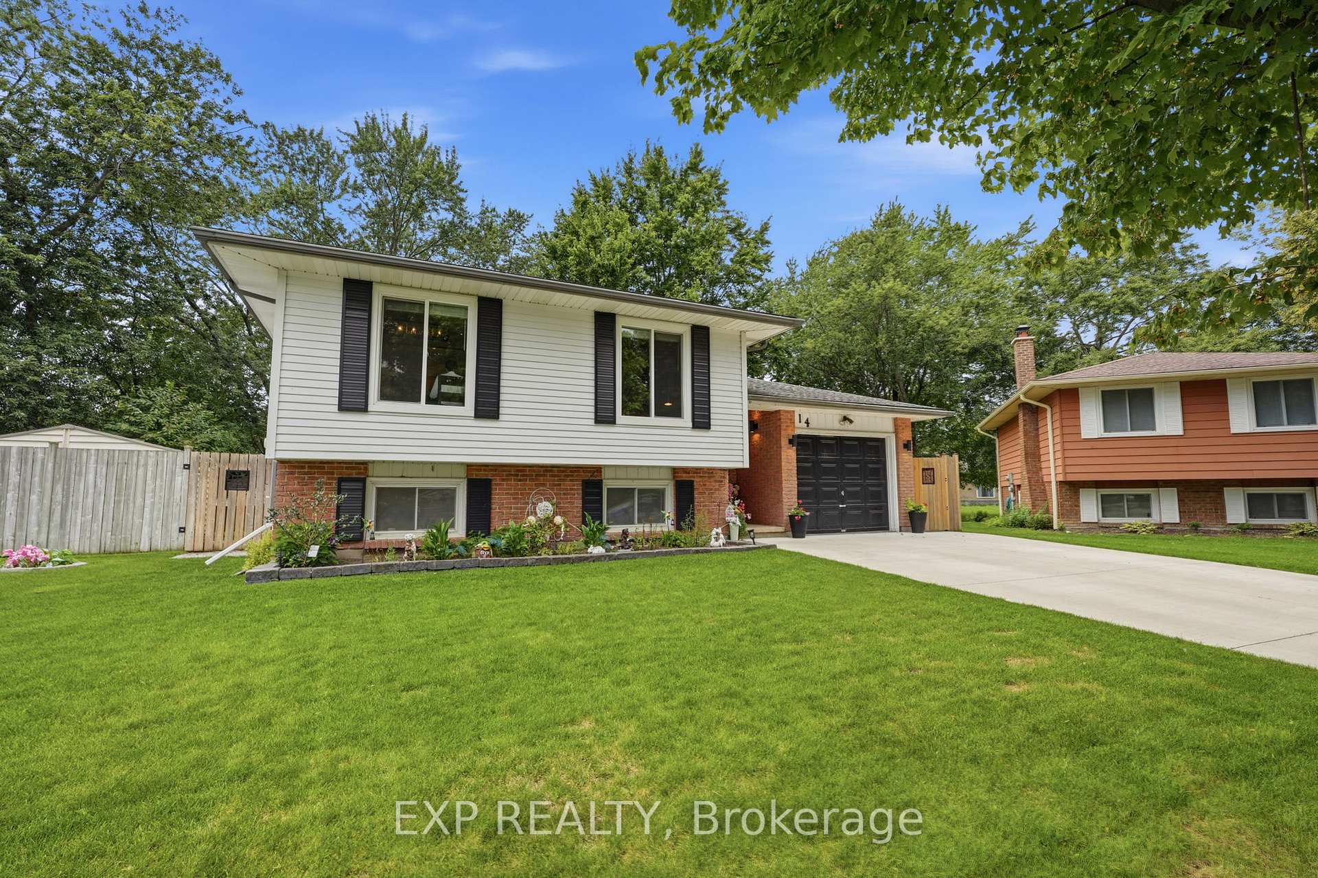 Photo 7 of 14 Apple Court, Welland, N. Welland — HOMEH