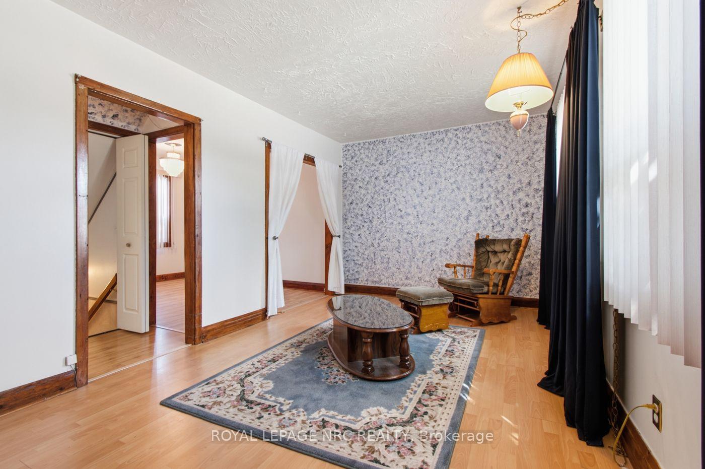Photo 9 of 7 Beard Place, St. Catharines, E. Chester — HOMEH