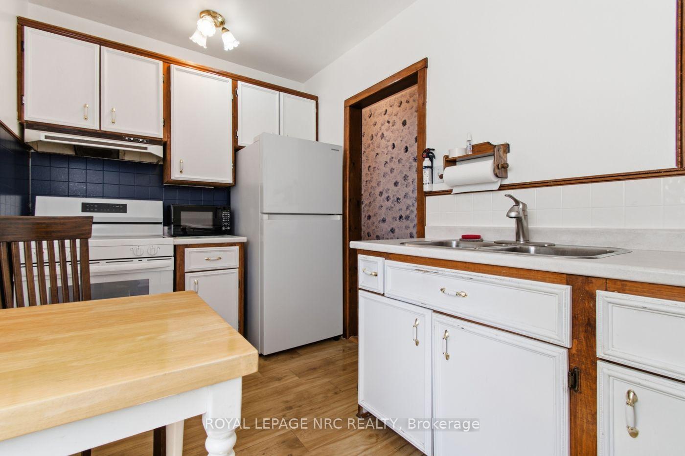 Photo 13 of 7 Beard Place, St. Catharines, E. Chester — HOMEH