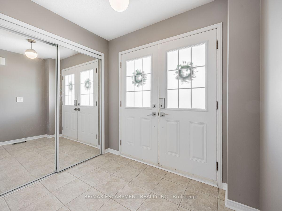 Photo 3 of 3352 Mikalda Road, Burlington, Alton — HOMEH