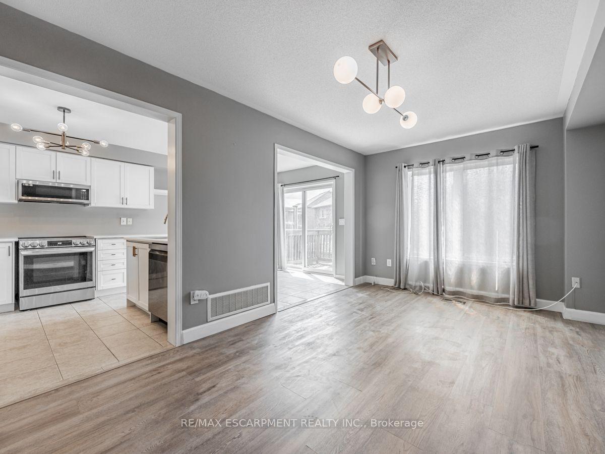 Photo 5 of 3352 Mikalda Road, Burlington, Alton — HOMEH