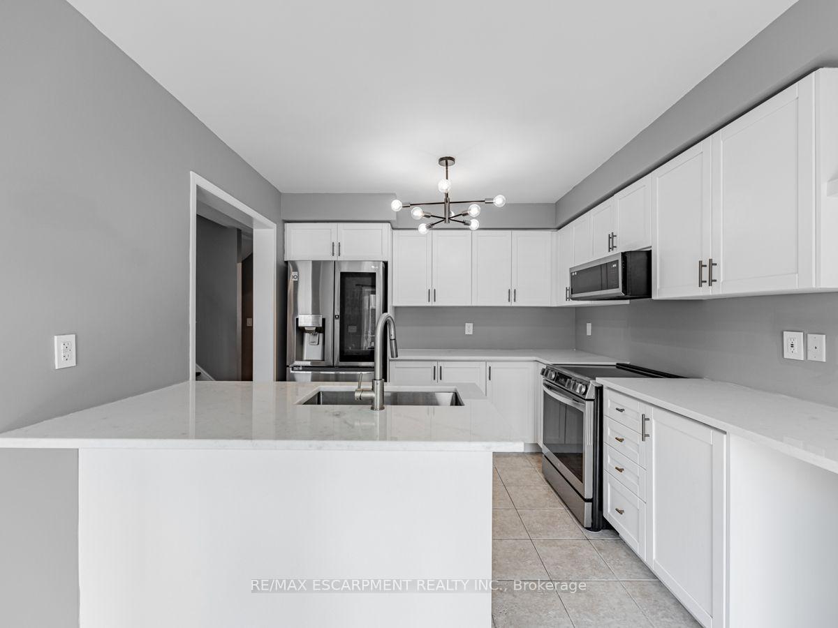Photo 7 of 3352 Mikalda Road, Burlington, Alton — HOMEH