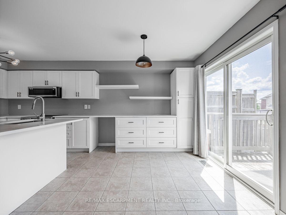 Photo 8 of 3352 Mikalda Road, Burlington, Alton — HOMEH
