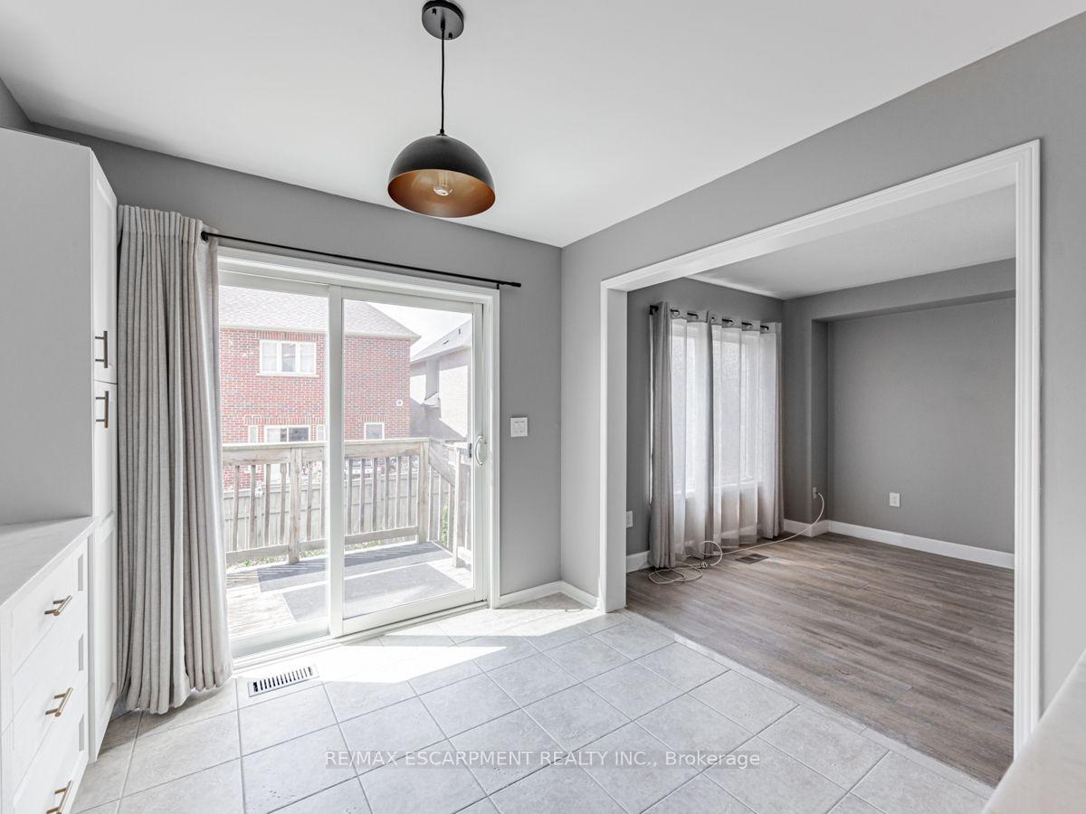 Photo 10 of 3352 Mikalda Road, Burlington, Alton — HOMEH