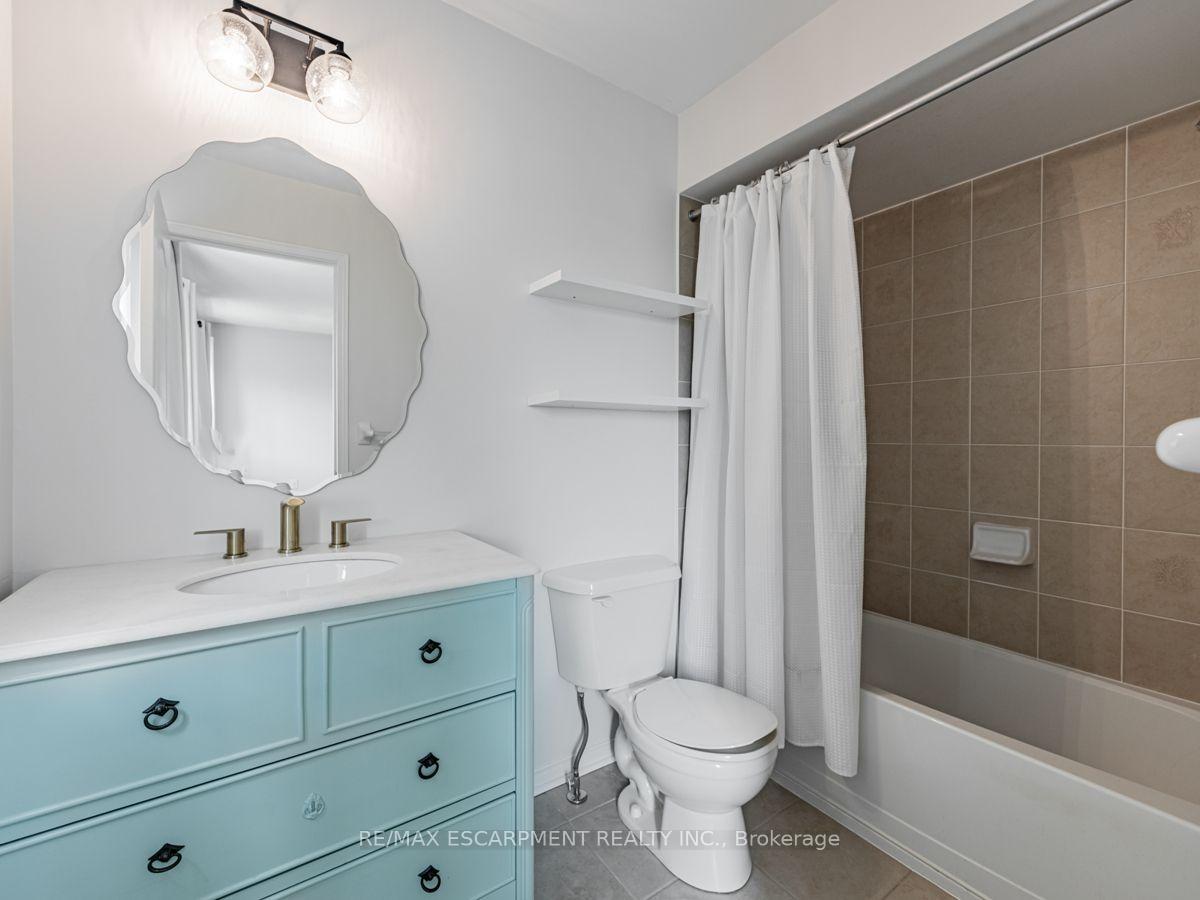 Photo 17 of 3352 Mikalda Road, Burlington, Alton — HOMEH