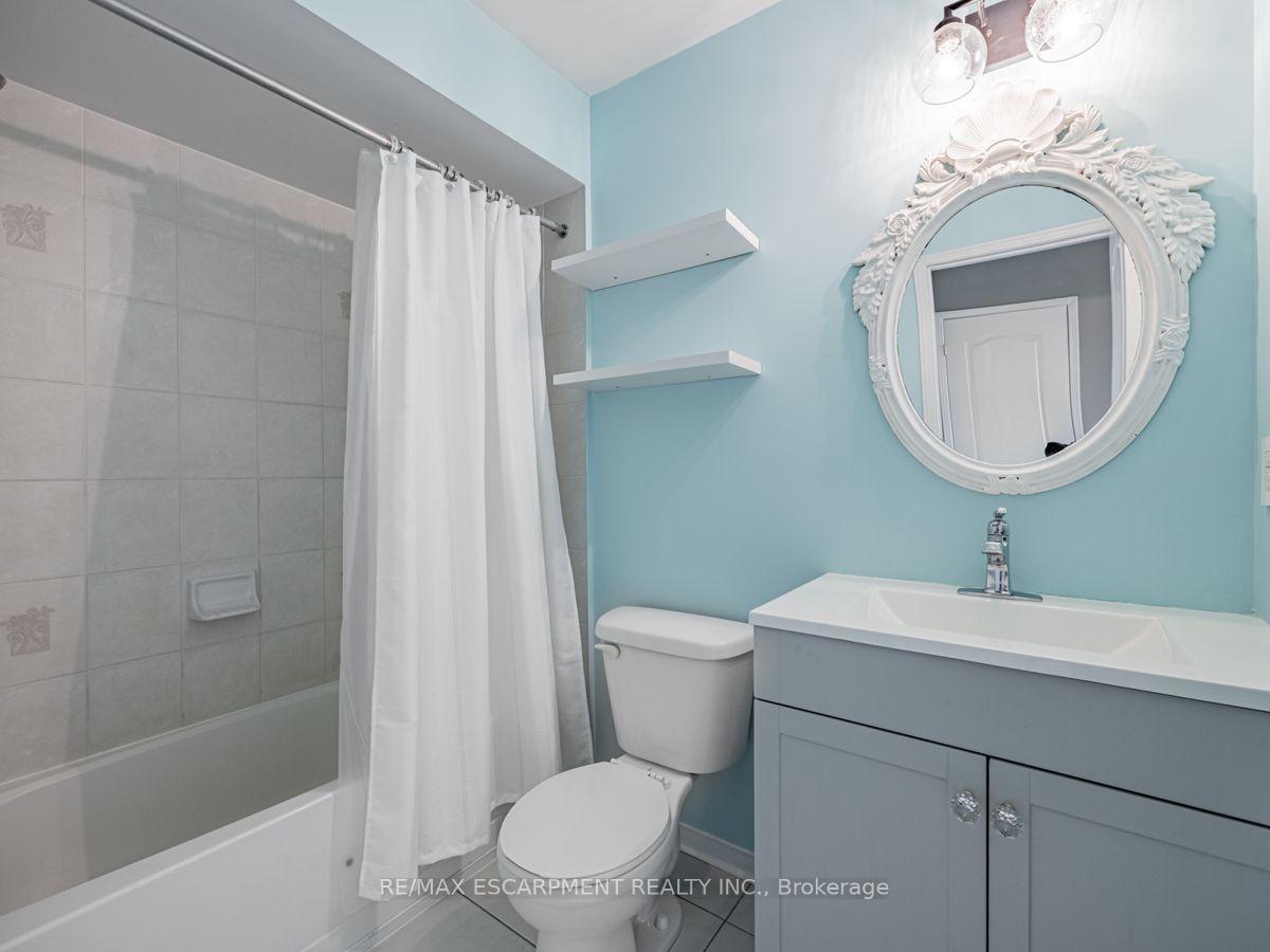 Photo 16 of 3352 Mikalda Road, Burlington, Alton — HOMEH