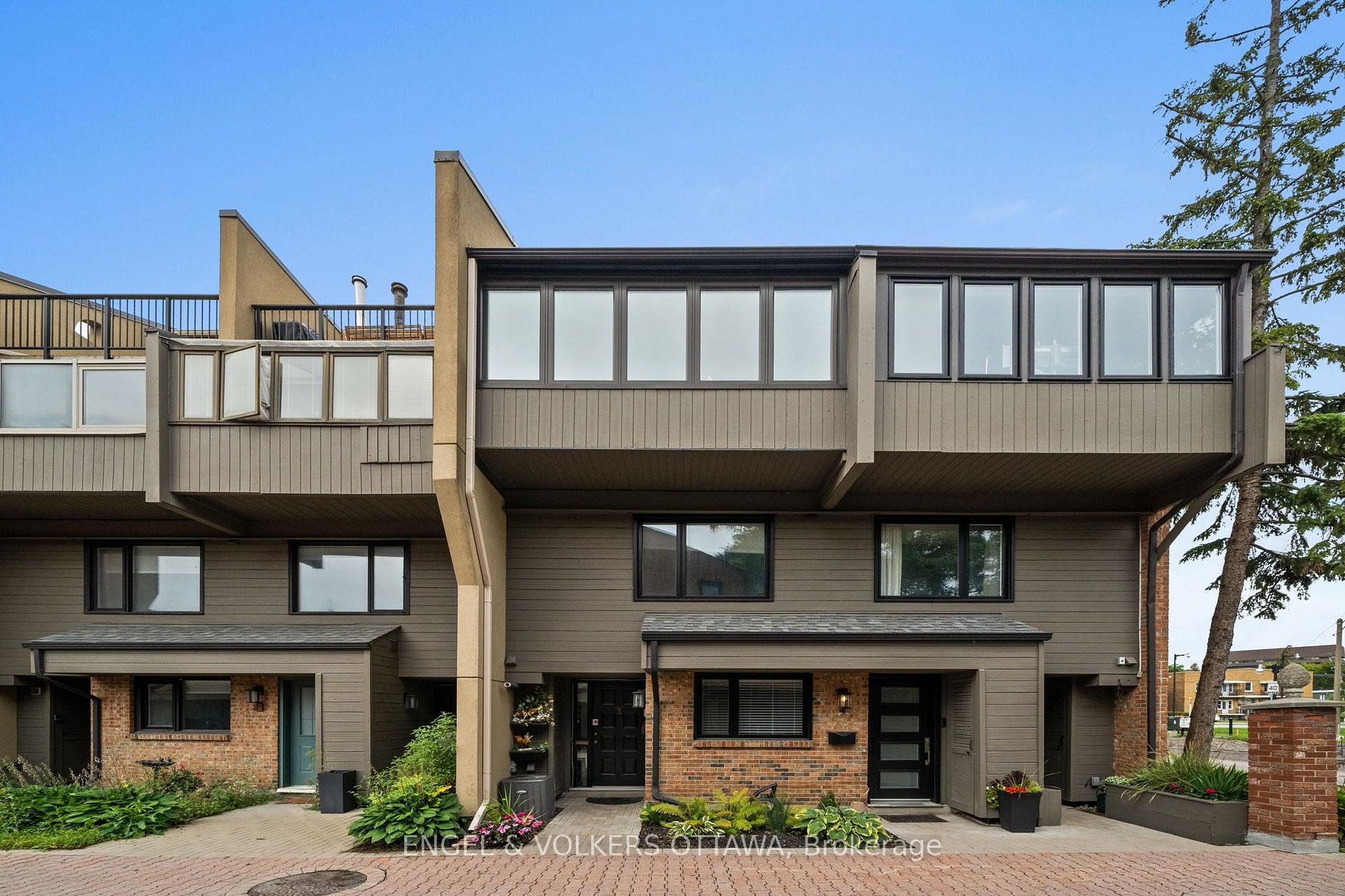 Front of Unit 6, 290 Cathcart Street