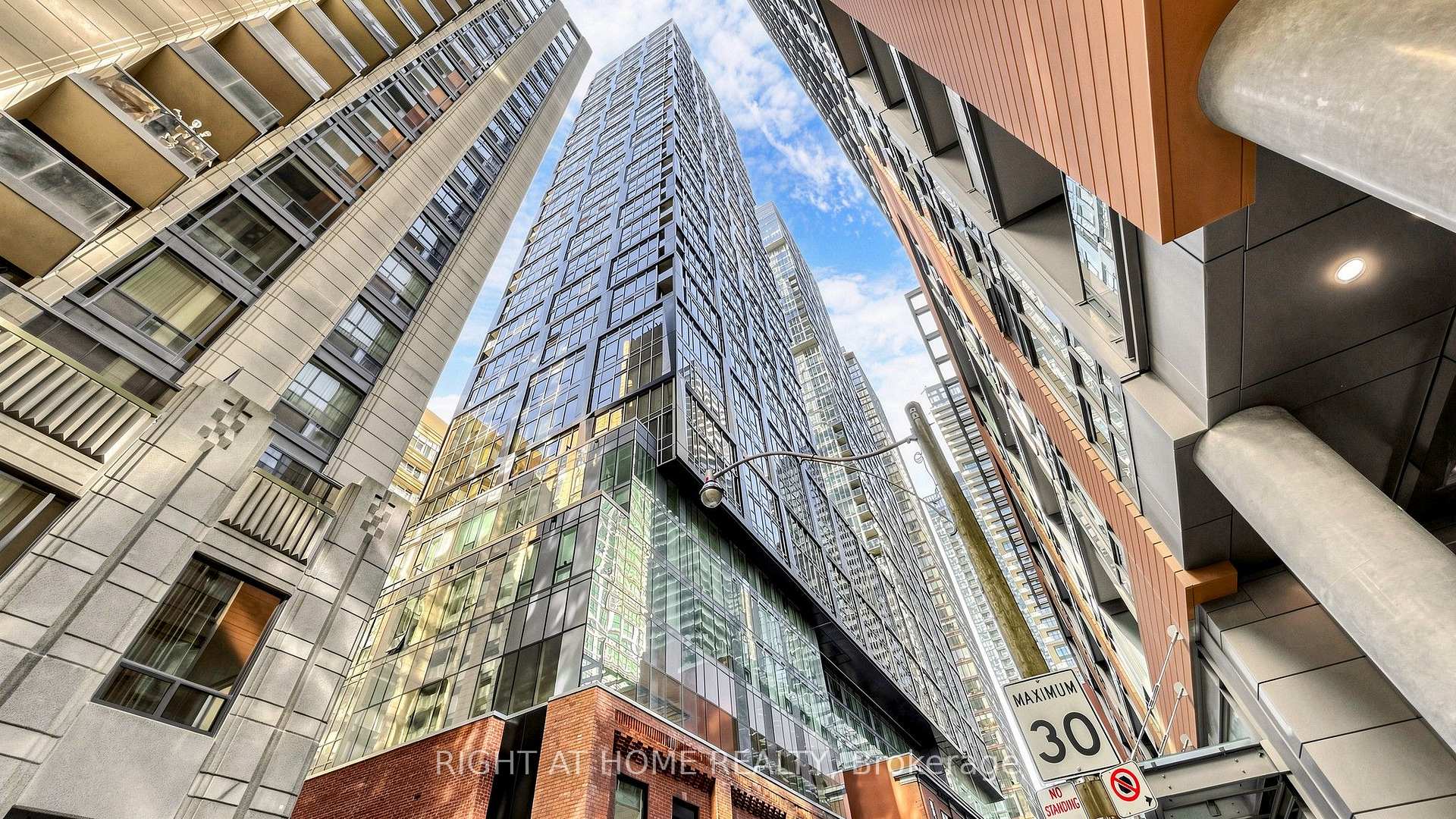 Photo of Unit 819, 15 Mercer Street