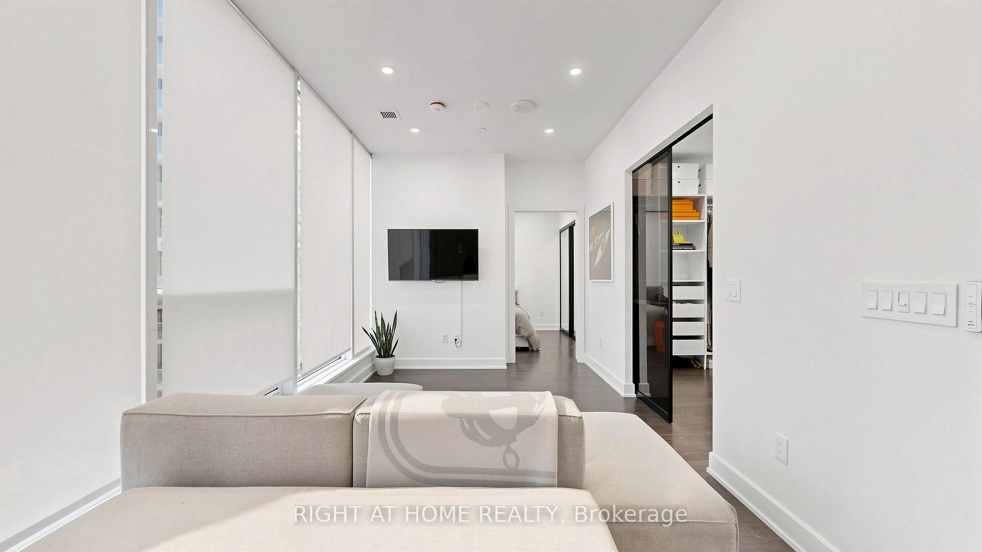 Photo 7 of Unit 819, 15 Mercer Street, Toronto, Waterfront Communities — HOMEH