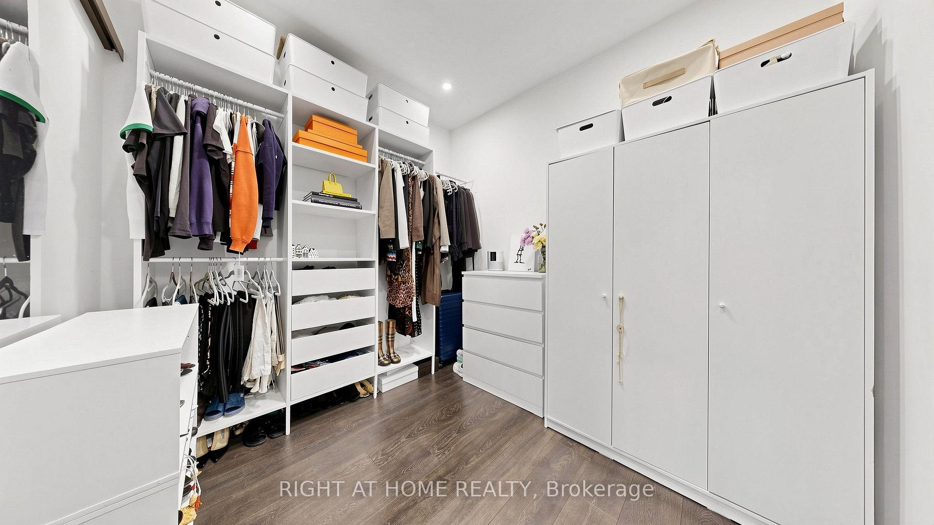 Photo 8 of Unit 819, 15 Mercer Street, Toronto, Waterfront Communities — HOMEH