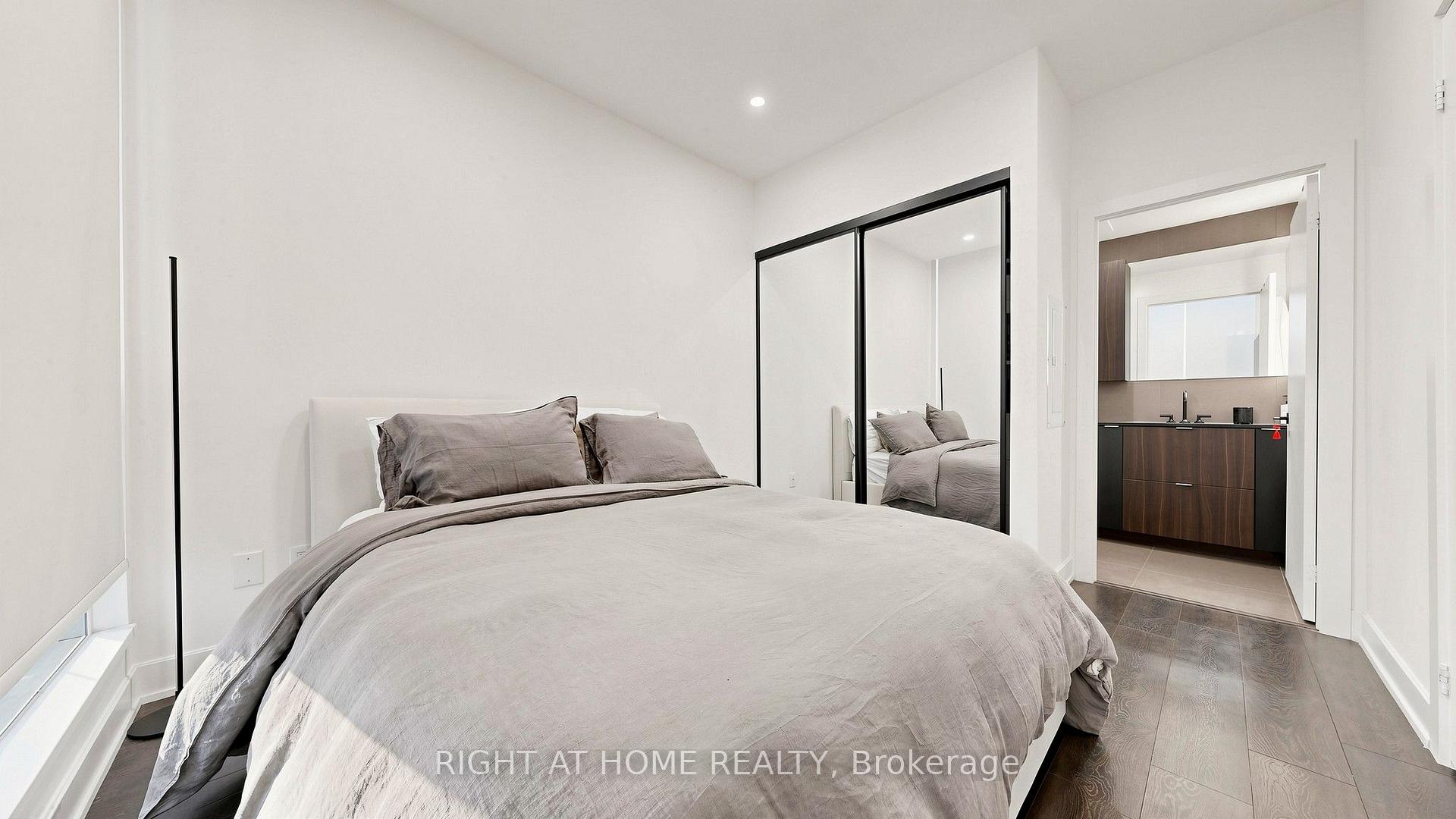 Photo 10 of Unit 819, 15 Mercer Street, Toronto, Waterfront Communities — HOMEH