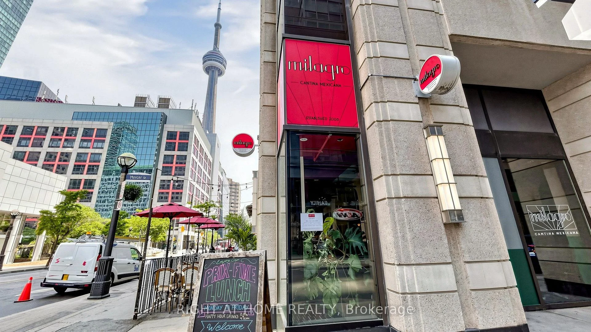 Photo 3 of Unit 819, 15 Mercer Street, Toronto, Waterfront Communities — HOMEH
