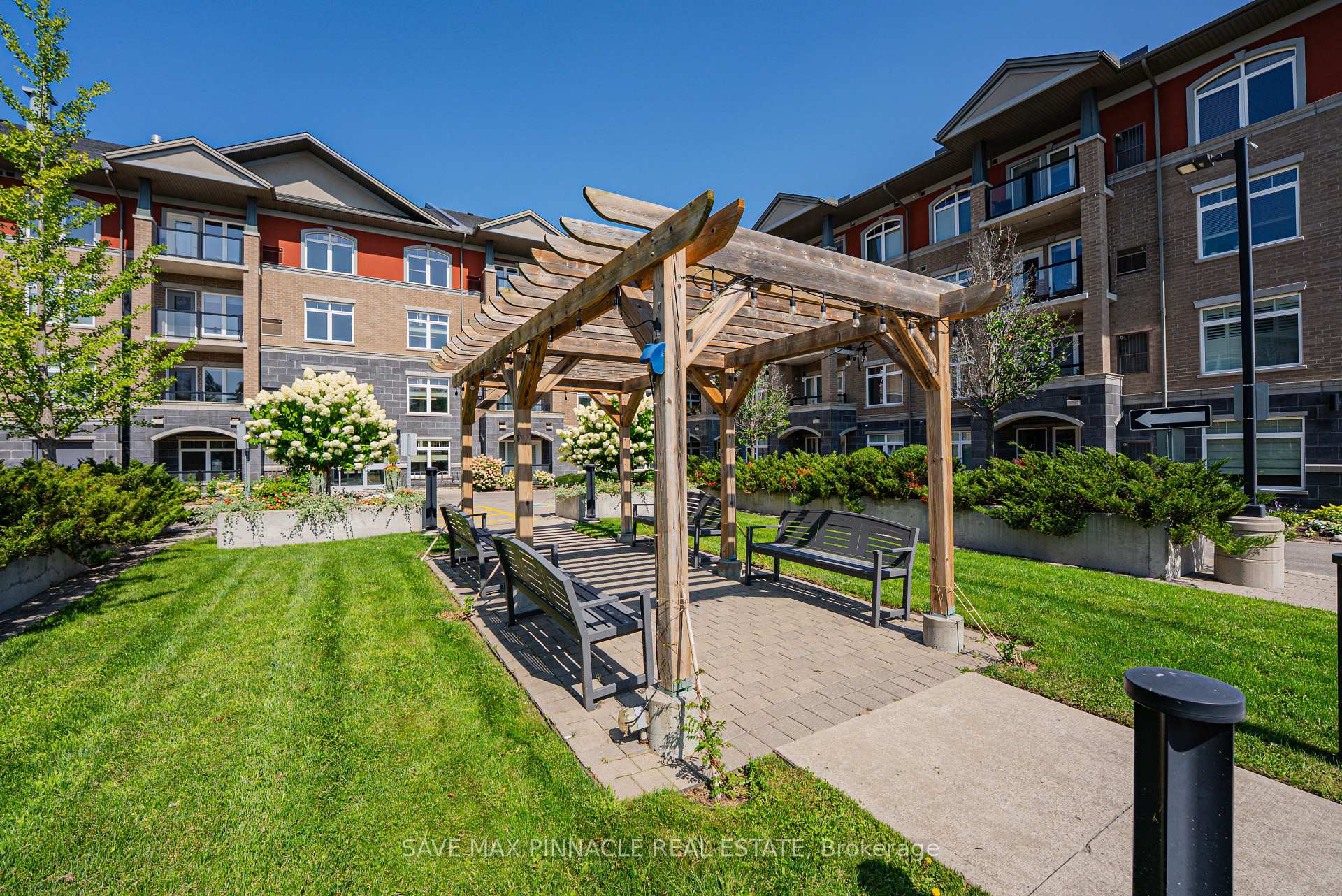 Photo 48 of Unit 113, 106 Bard Boulevard, Guelph, Pineridge/Westminster Woods — HOMEH