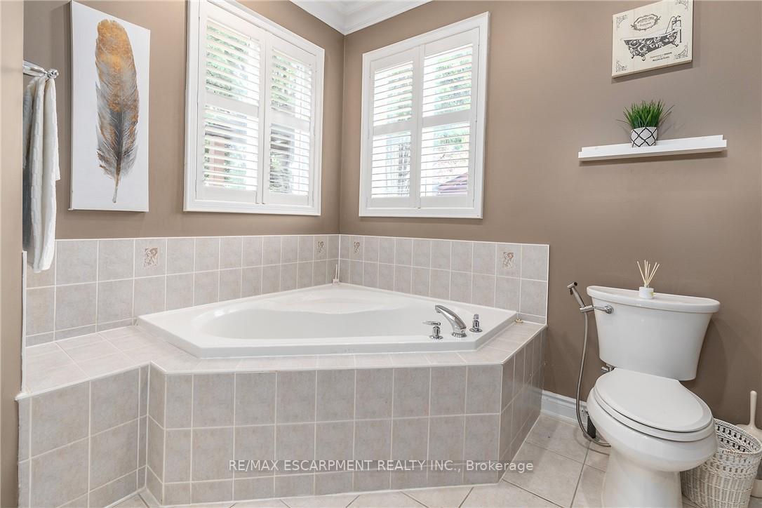 Photo 14 of 151 Moore Crescent, Hamilton, Ancaster — HOMEH