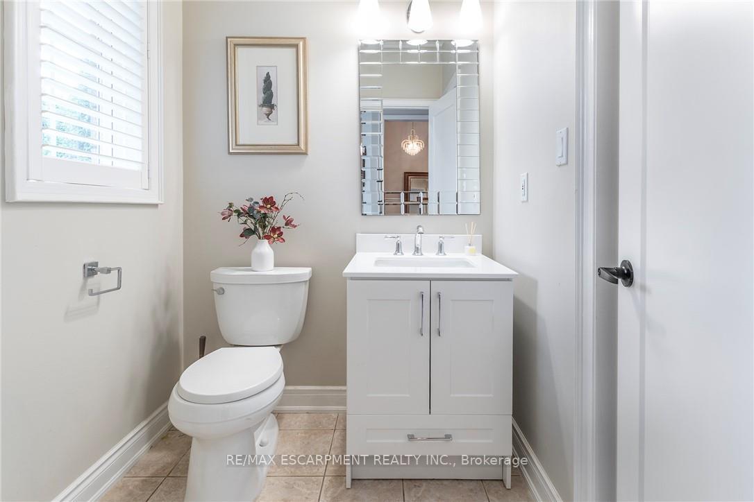 Photo 17 of 151 Moore Crescent, Hamilton, Ancaster — HOMEH