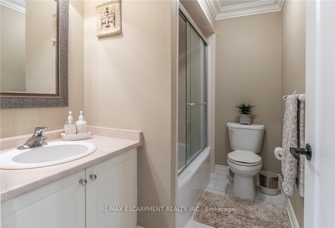 Photo 25 of 151 Moore Crescent, Hamilton, Ancaster — HOMEH