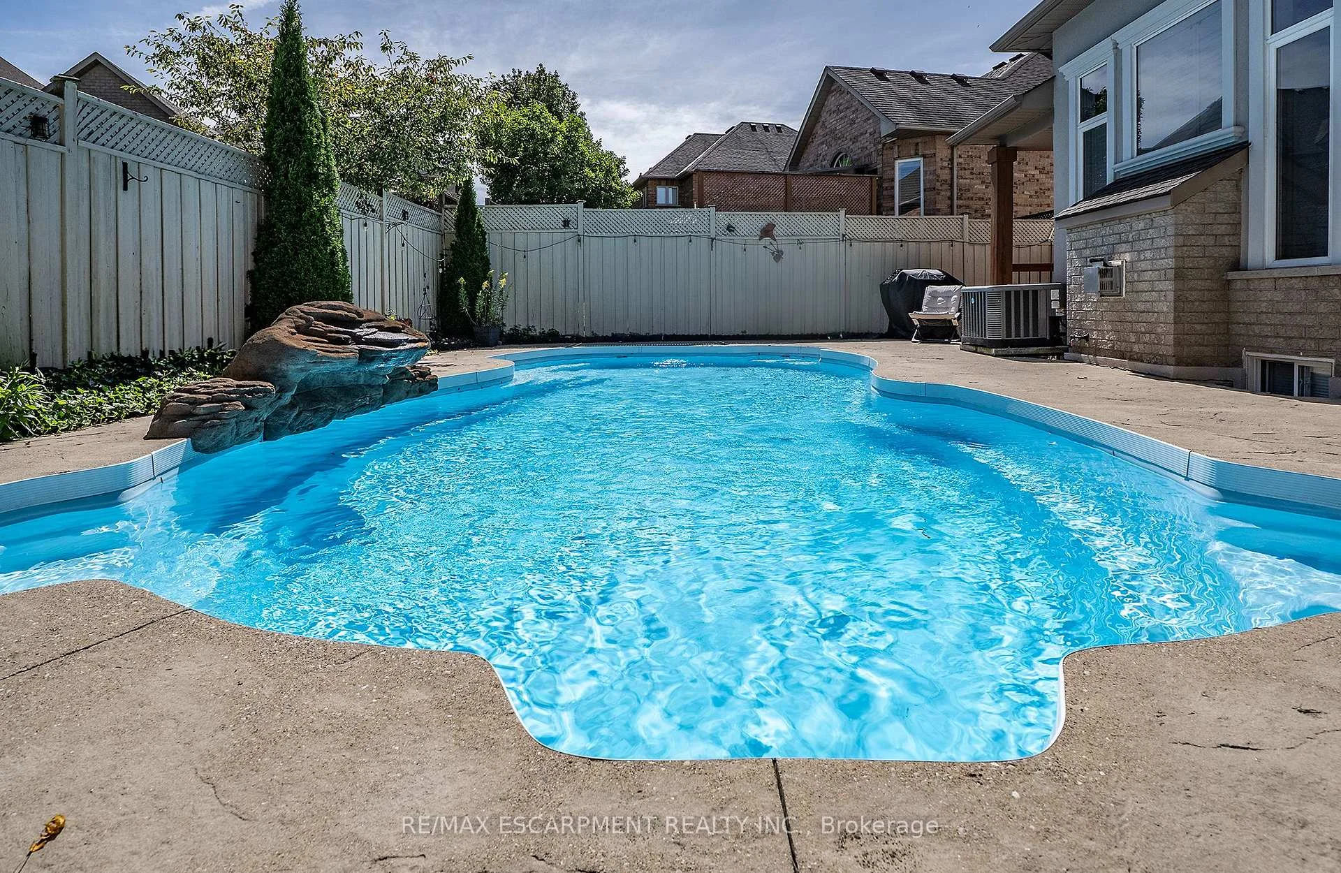 Photo 37 of 151 Moore Crescent, Hamilton, Ancaster — HOMEH
