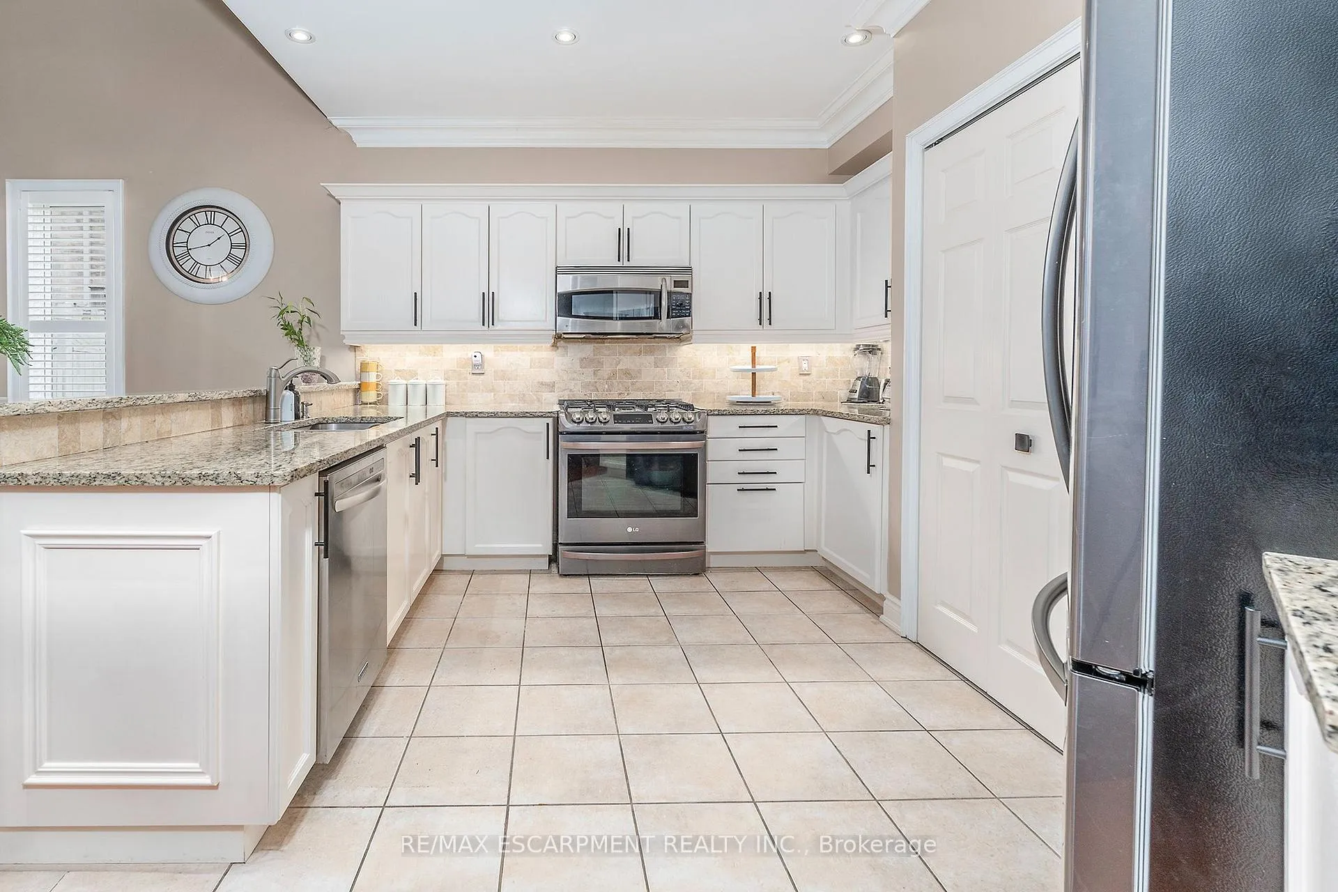 Photo 6 of 151 Moore Crescent, Hamilton, Ancaster — HOMEH