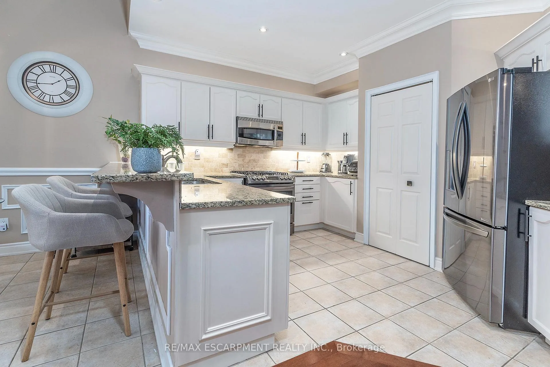 Photo 8 of 151 Moore Crescent, Hamilton, Ancaster — HOMEH