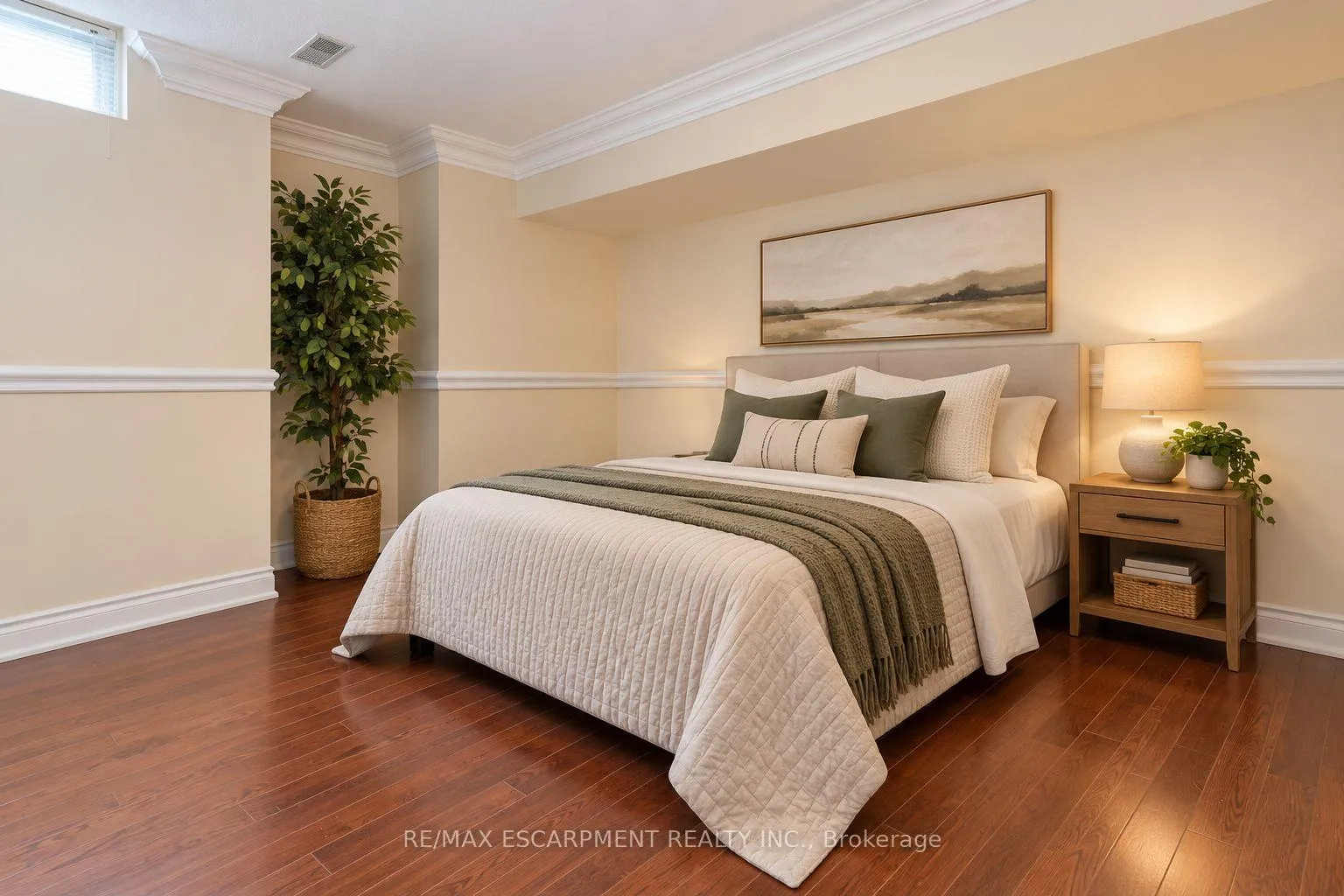 Photo 27 of 151 Moore Crescent, Hamilton, Ancaster — HOMEH
