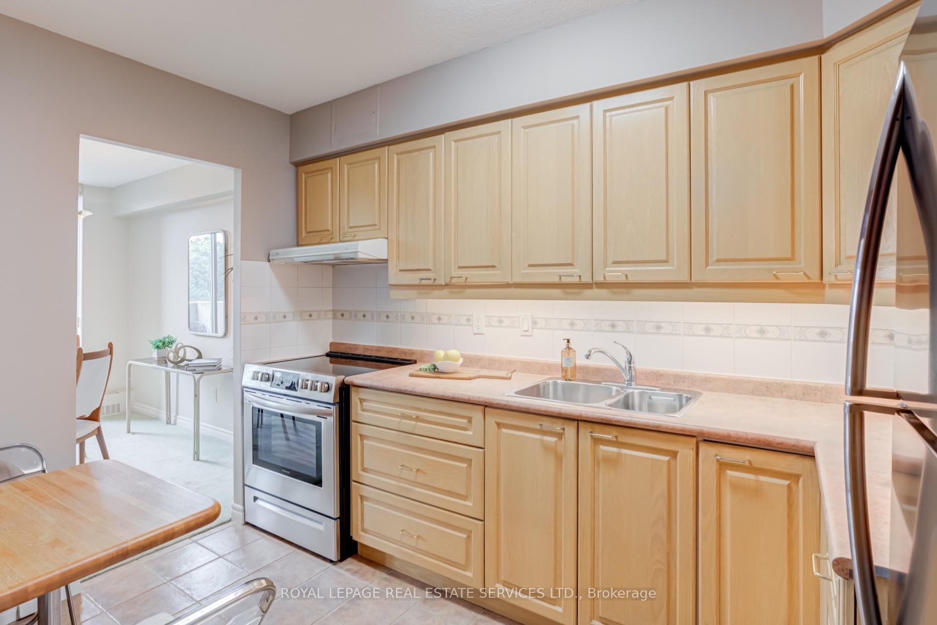 Photo 9 of Unit 406, 35 Ormskirk Avenue, Toronto, High Park-Swansea — HOMEH