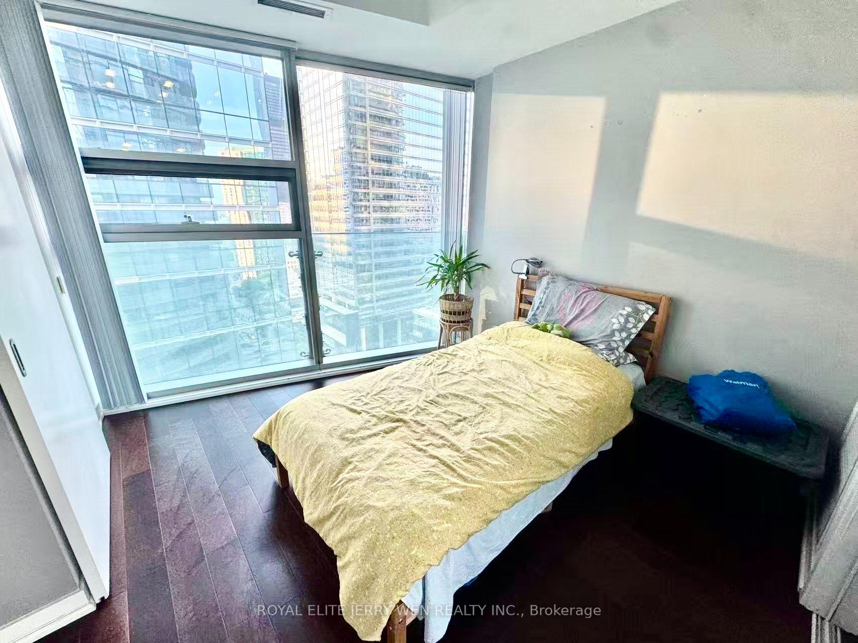 Photo 3 of Unit 1710, 14 York Street, Toronto, Waterfront Communities — HOMEH