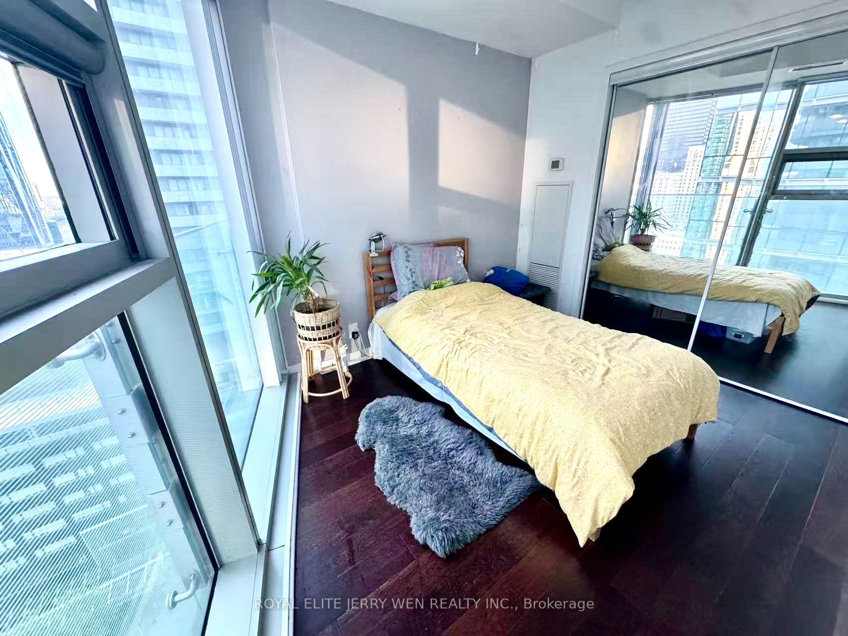 Photo 4 of Unit 1710, 14 York Street, Toronto, Waterfront Communities — HOMEH