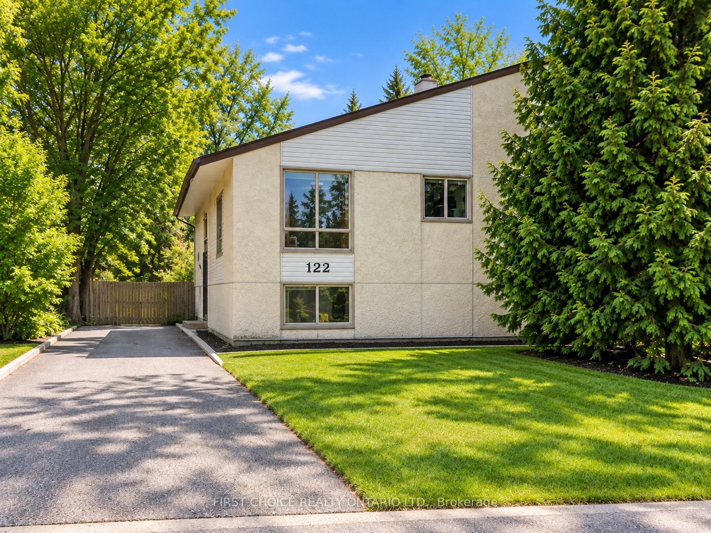 Photo of 122 Rothesay Drive