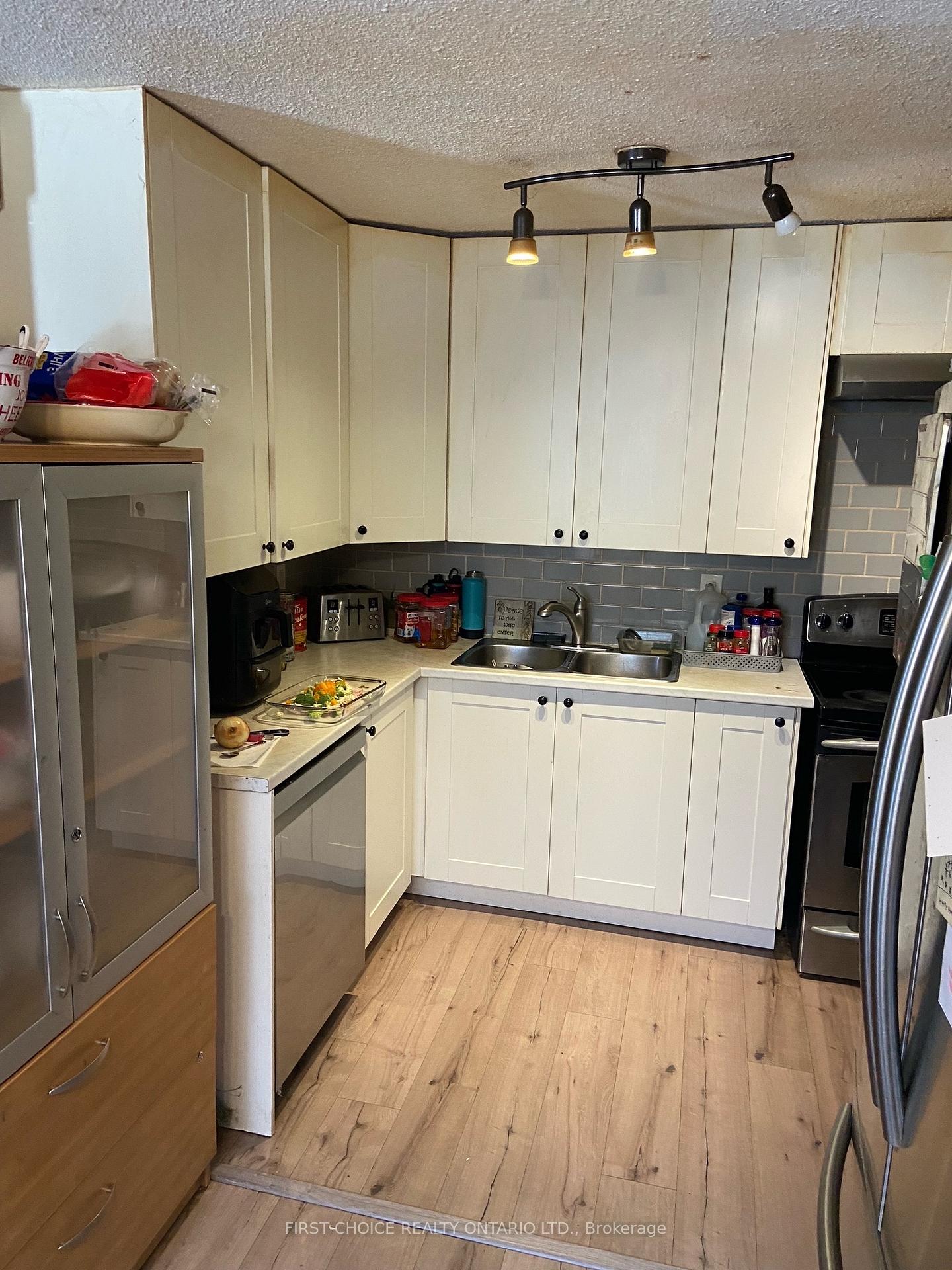 Photo 9 of 122 Rothesay Drive, Ottawa, Kanata - Glencairn/Hazeldean — HOMEH