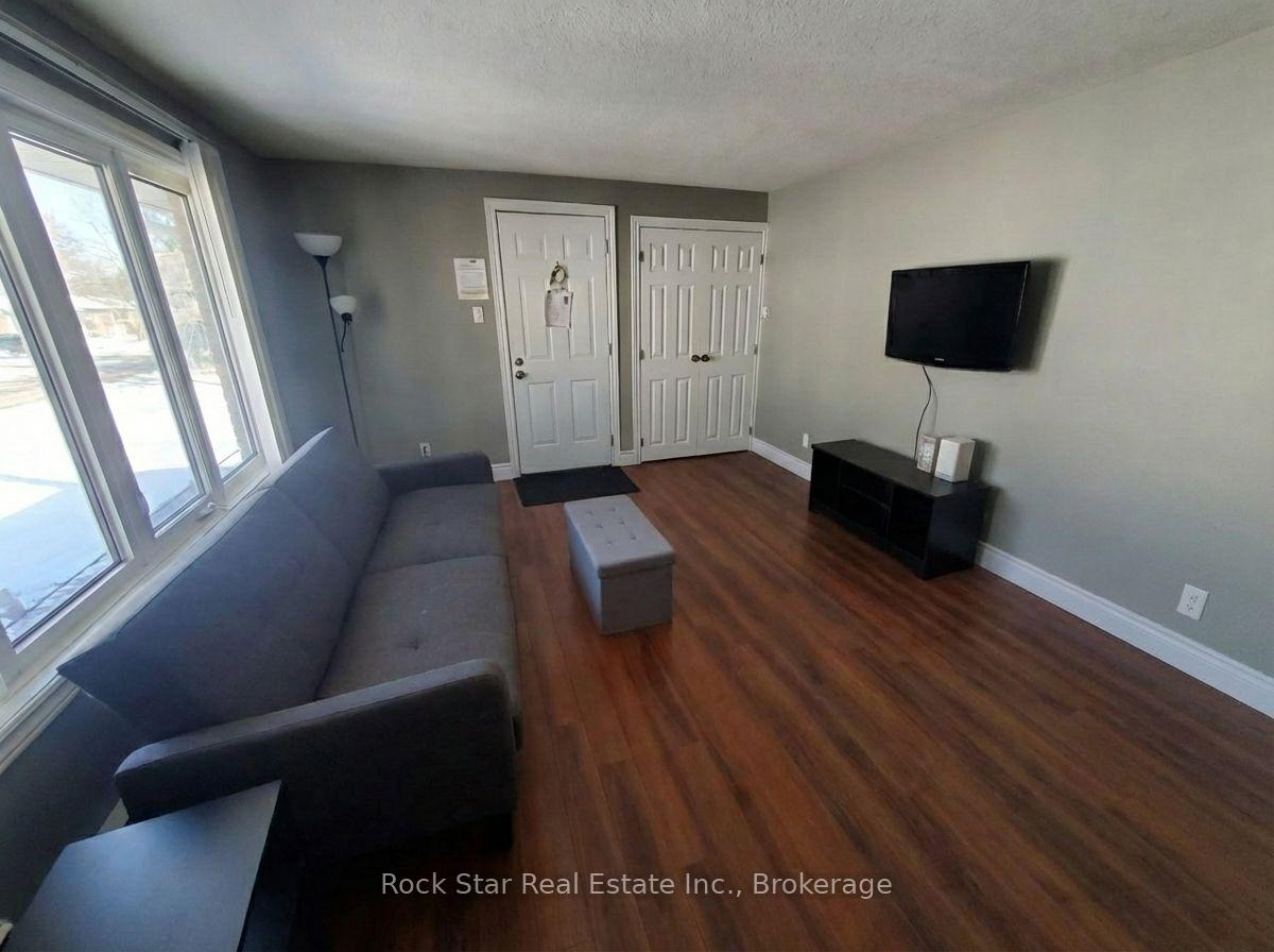 Photo 9 of 50 Irwin Street, London, North K — HOMEH