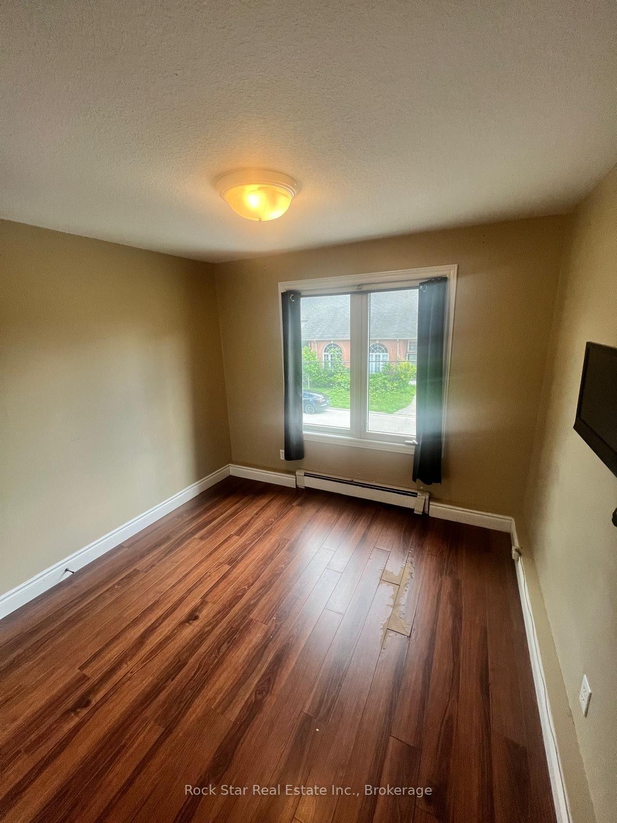 Photo 18 of 50 Irwin Street, London, North K — HOMEH