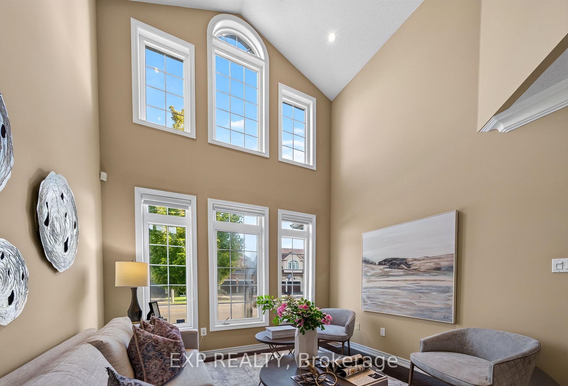 Photo 3 of 456 Summeridge Drive, Vaughan, Patterson — HOMEH