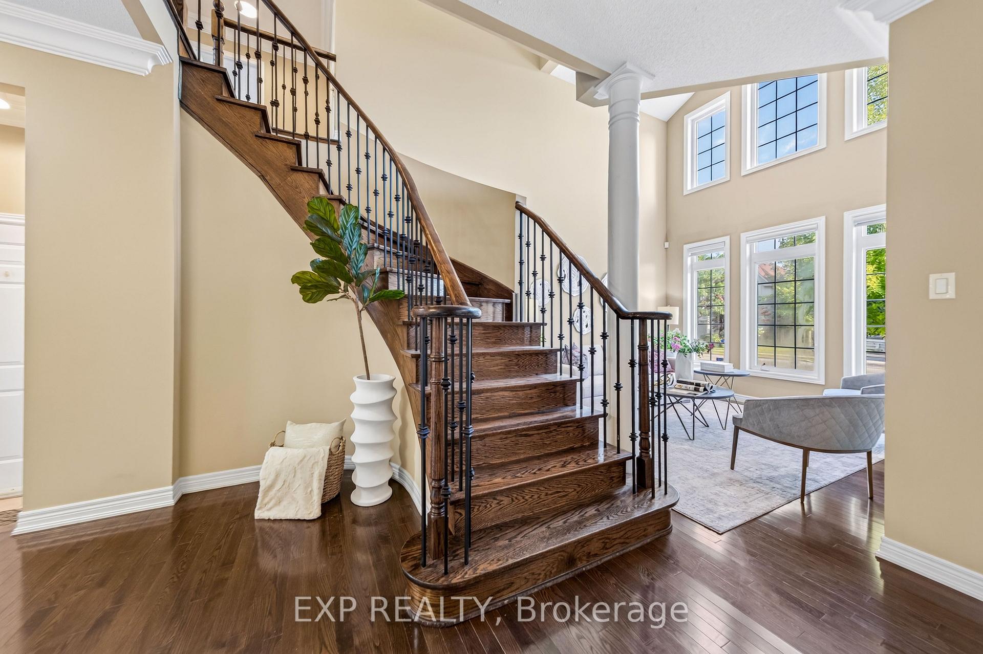 Photo 6 of 456 Summeridge Drive, Vaughan, Patterson — HOMEH