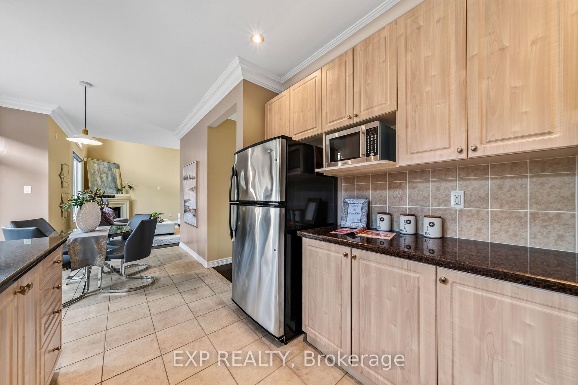 Photo 13 of 456 Summeridge Drive, Vaughan, Patterson — HOMEH