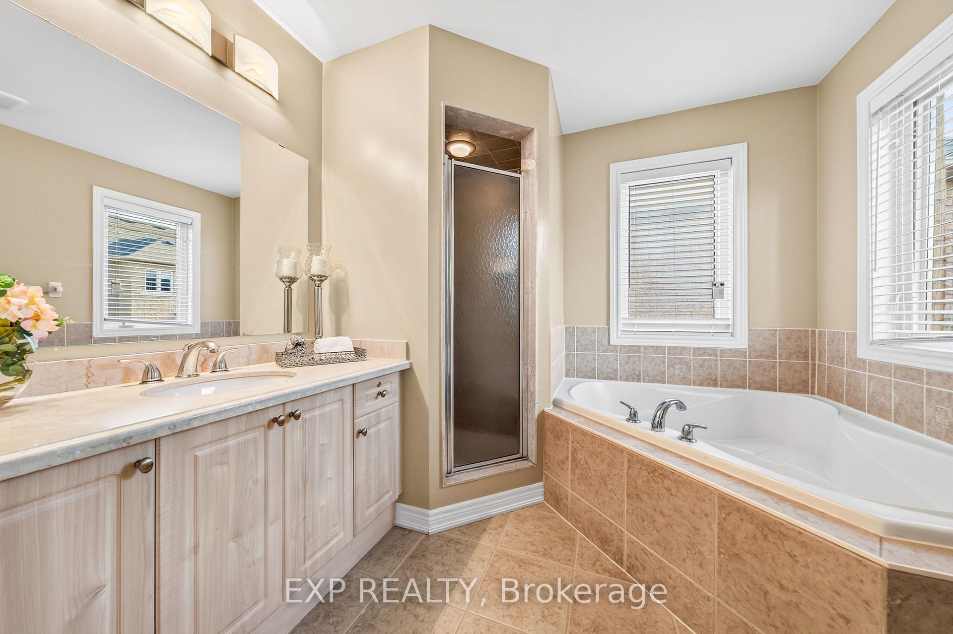Photo 25 of 456 Summeridge Drive, Vaughan, Patterson — HOMEH
