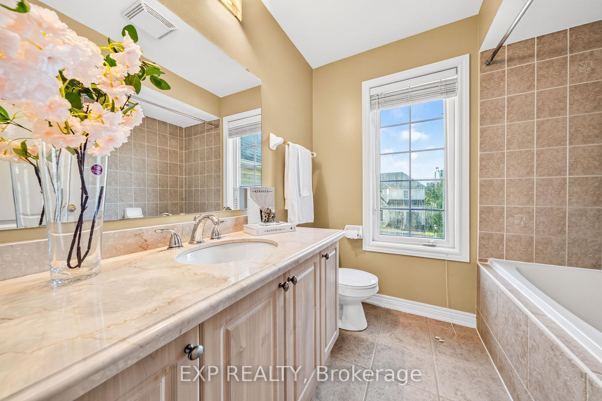 Photo 27 of 456 Summeridge Drive, Vaughan, Patterson — HOMEH