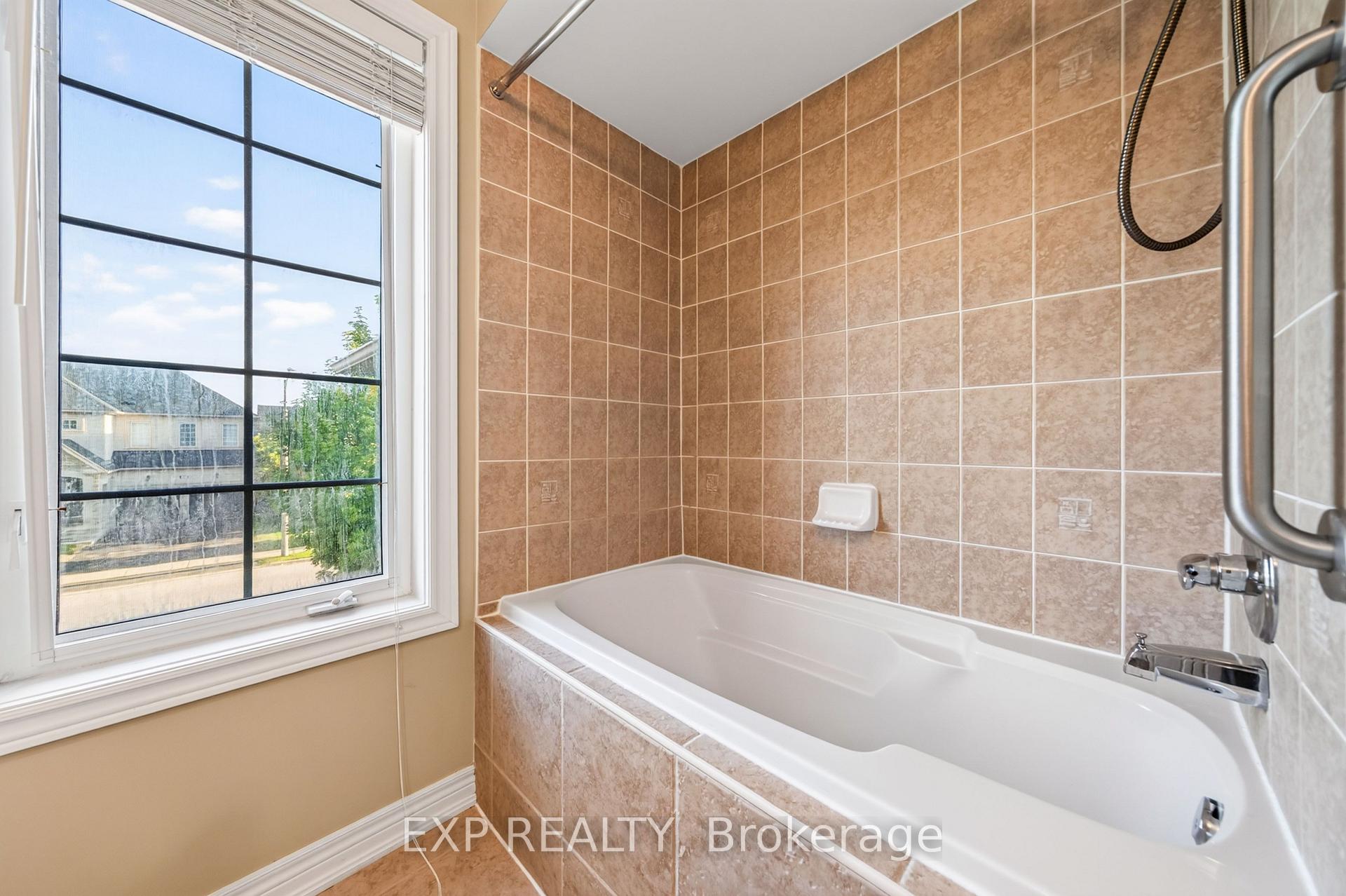 Photo 28 of 456 Summeridge Drive, Vaughan, Patterson — HOMEH