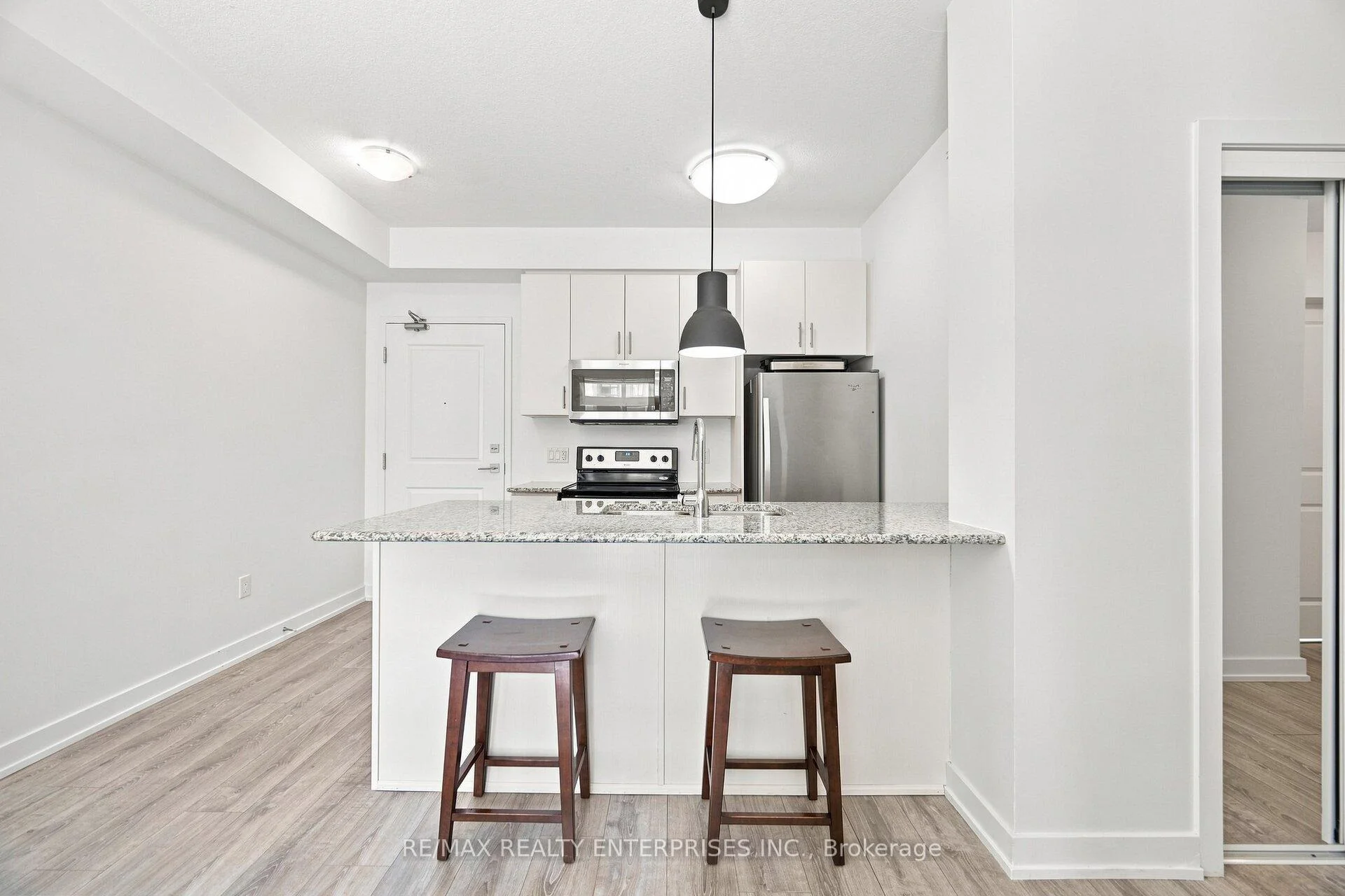 Photo 5 of Unit 203, 2486 Old Bronte Road, Oakville, Westmount — HOMEH