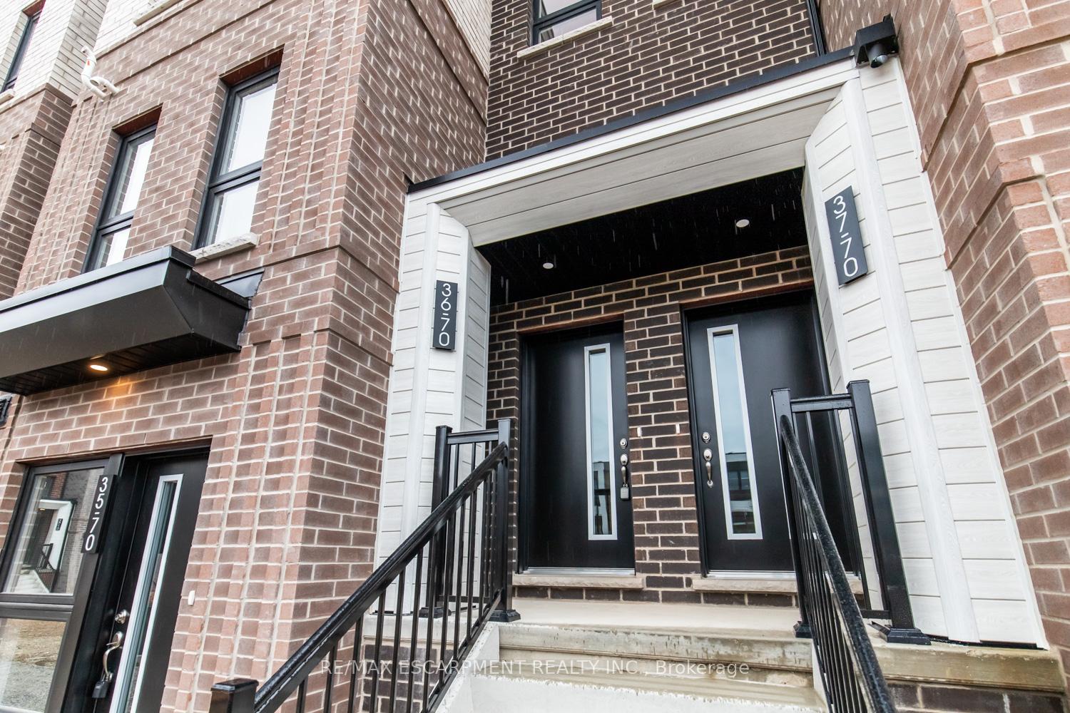 Photo 3 of Unit 36, 70 Kenesky Drive, Hamilton, Waterdown — HOMEH
