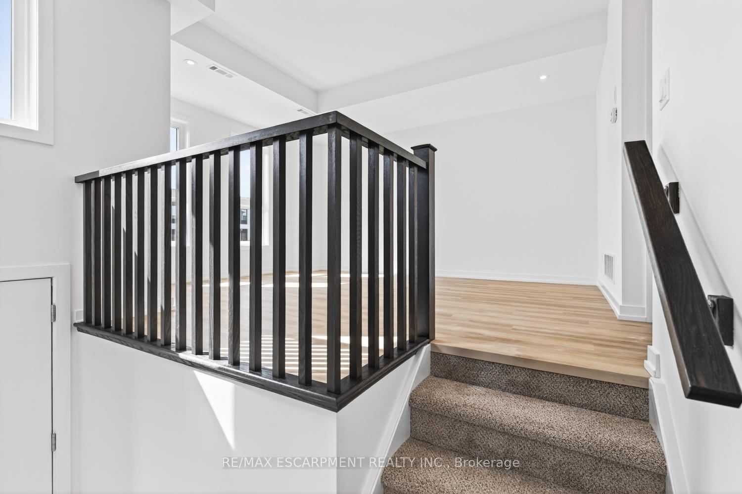 Photo 5 of Unit 36, 70 Kenesky Drive, Hamilton, Waterdown — HOMEH