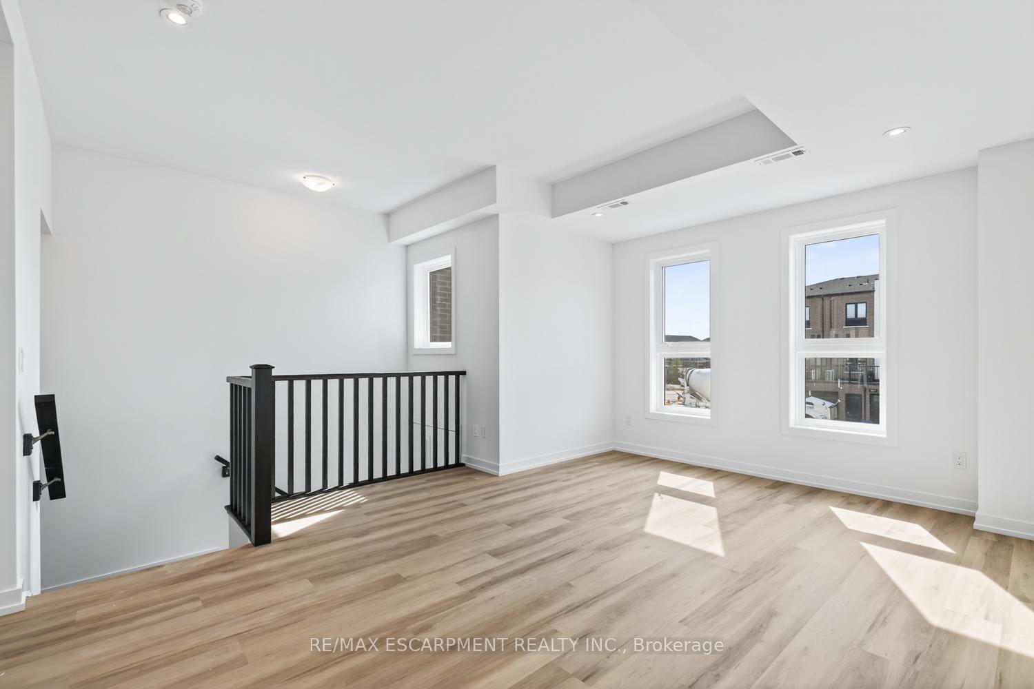 Photo 7 of Unit 36, 70 Kenesky Drive, Hamilton, Waterdown — HOMEH