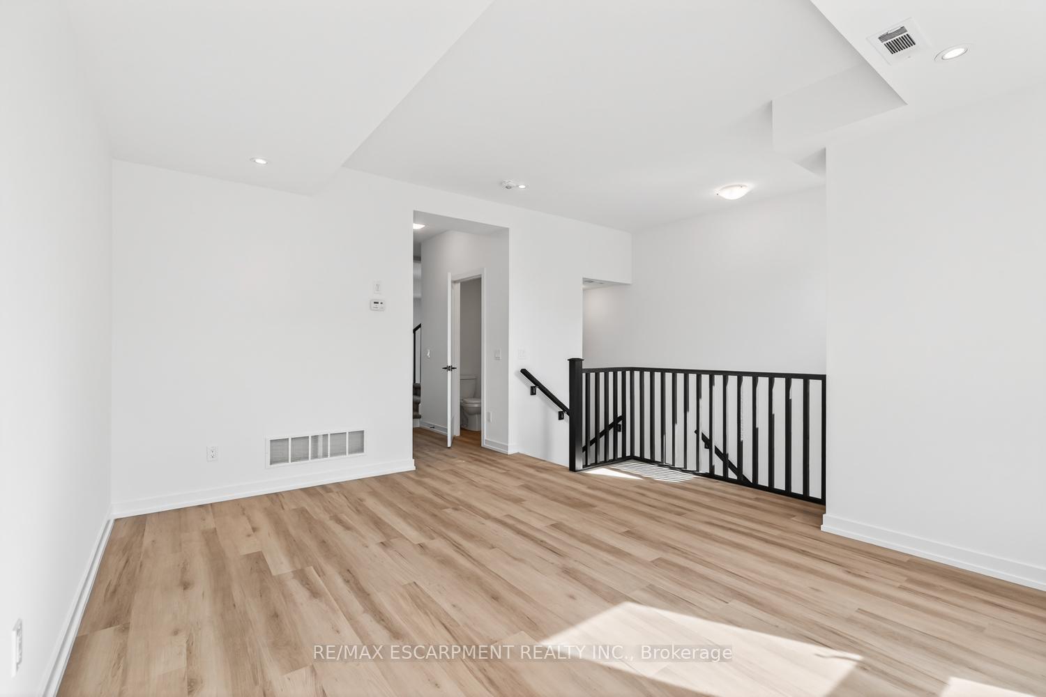 Photo 9 of Unit 36, 70 Kenesky Drive, Hamilton, Waterdown — HOMEH