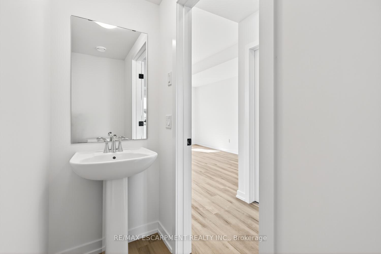 Photo 11 of Unit 36, 70 Kenesky Drive, Hamilton, Waterdown — HOMEH