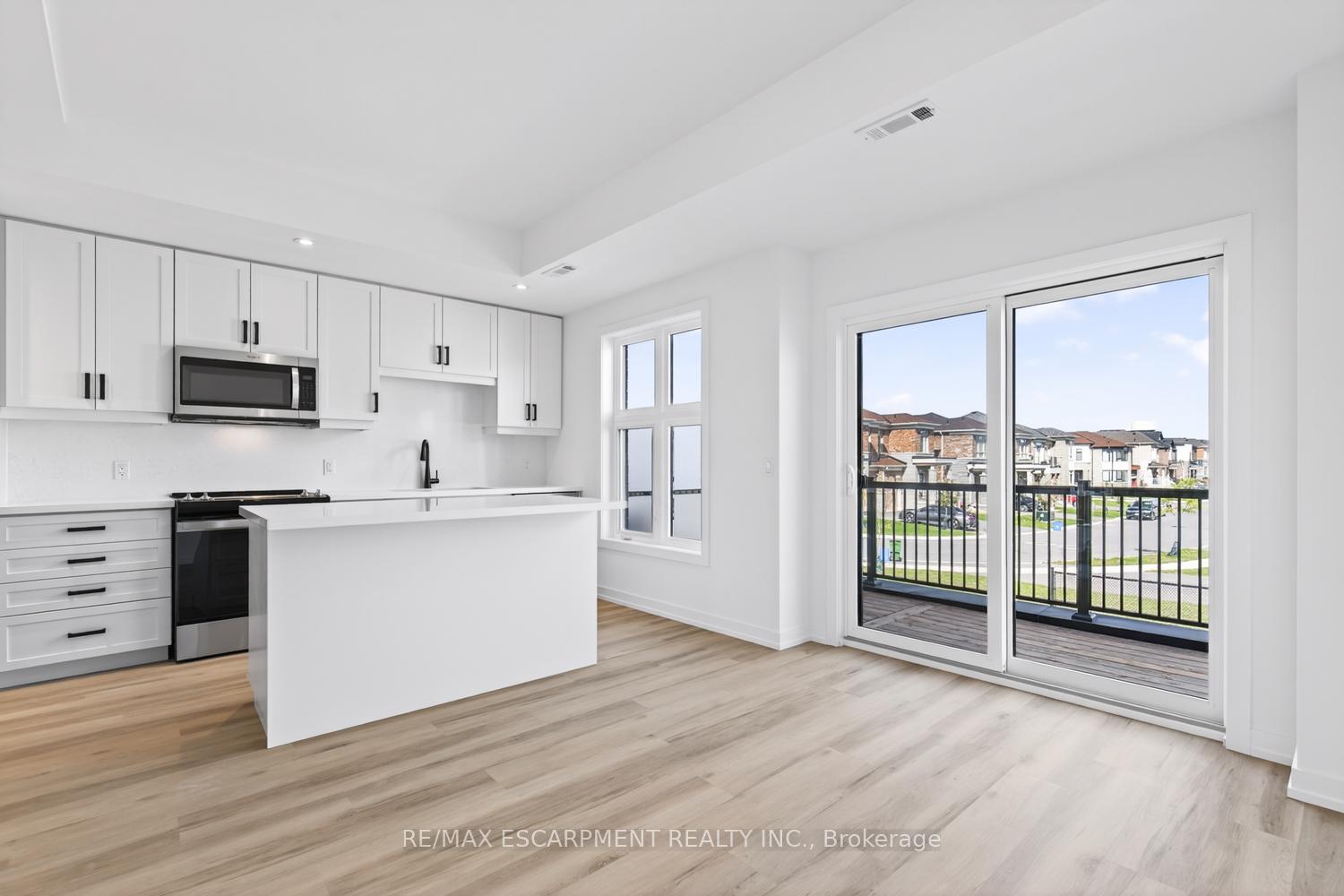 Photo 14 of Unit 36, 70 Kenesky Drive, Hamilton, Waterdown — HOMEH