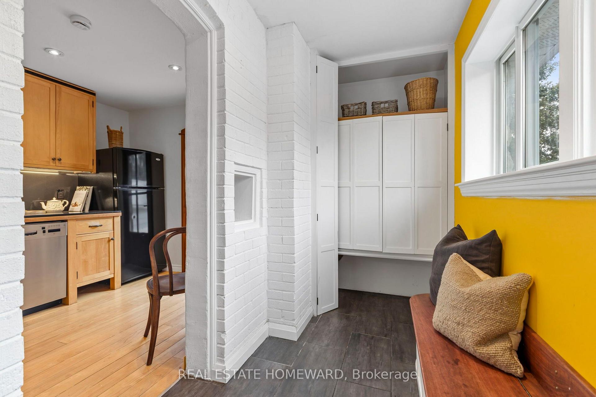 Photo 3 of 9 Dromore Crescent, North York, Newtonbrook West — HOMEH