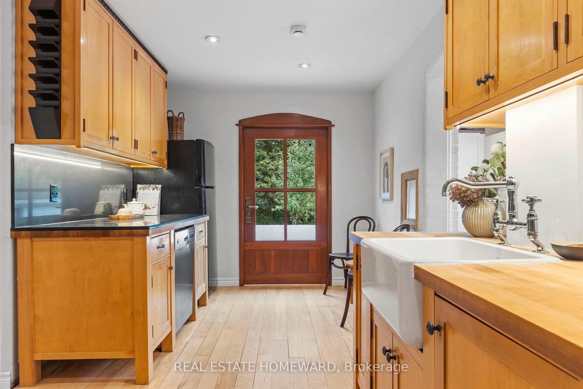 Photo 8 of 9 Dromore Crescent, North York, Newtonbrook West — HOMEH