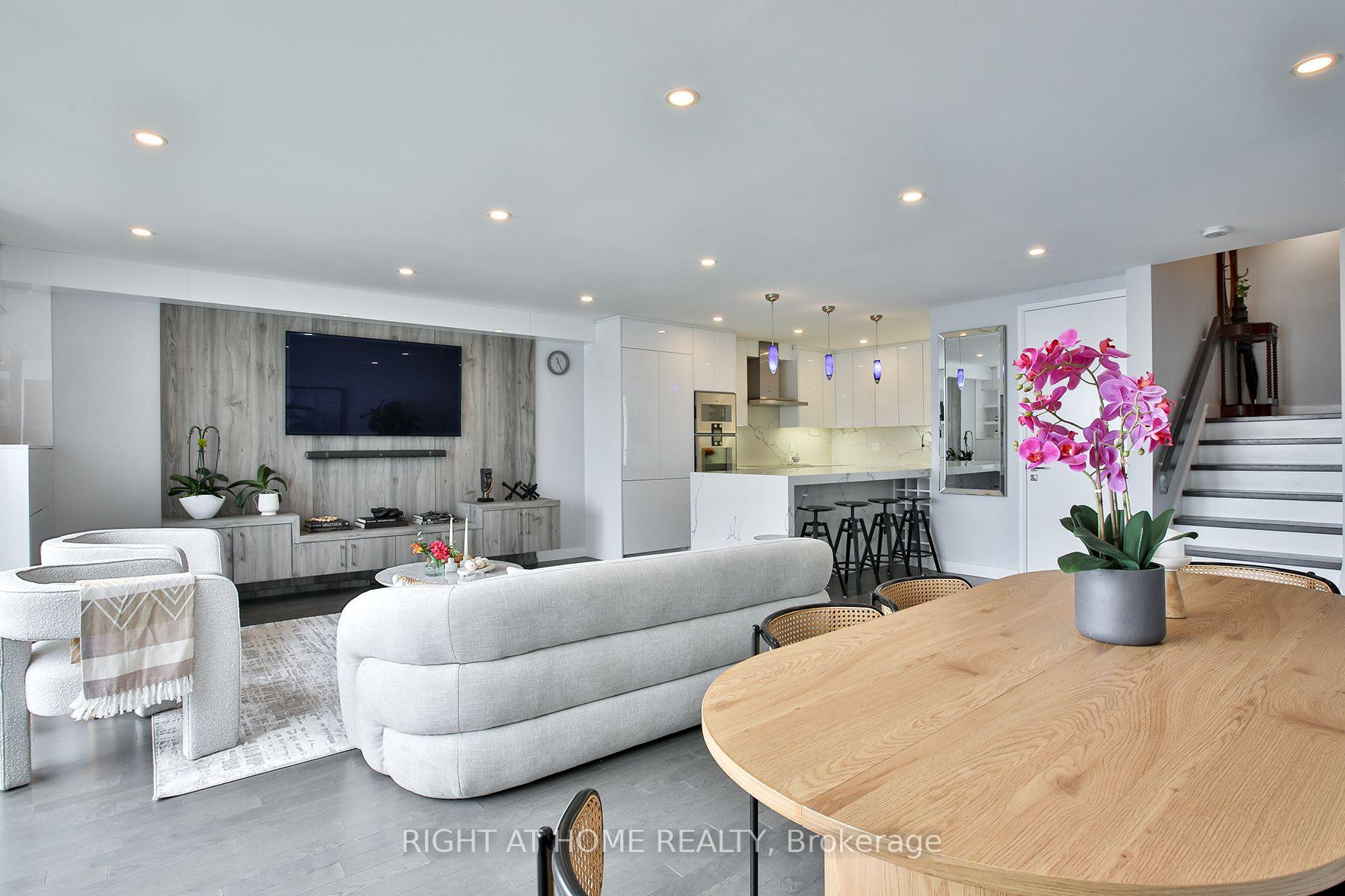 Photo 42 of Unit 2606, 33 Harbour Square, Toronto, Waterfront Communities — HOMEH